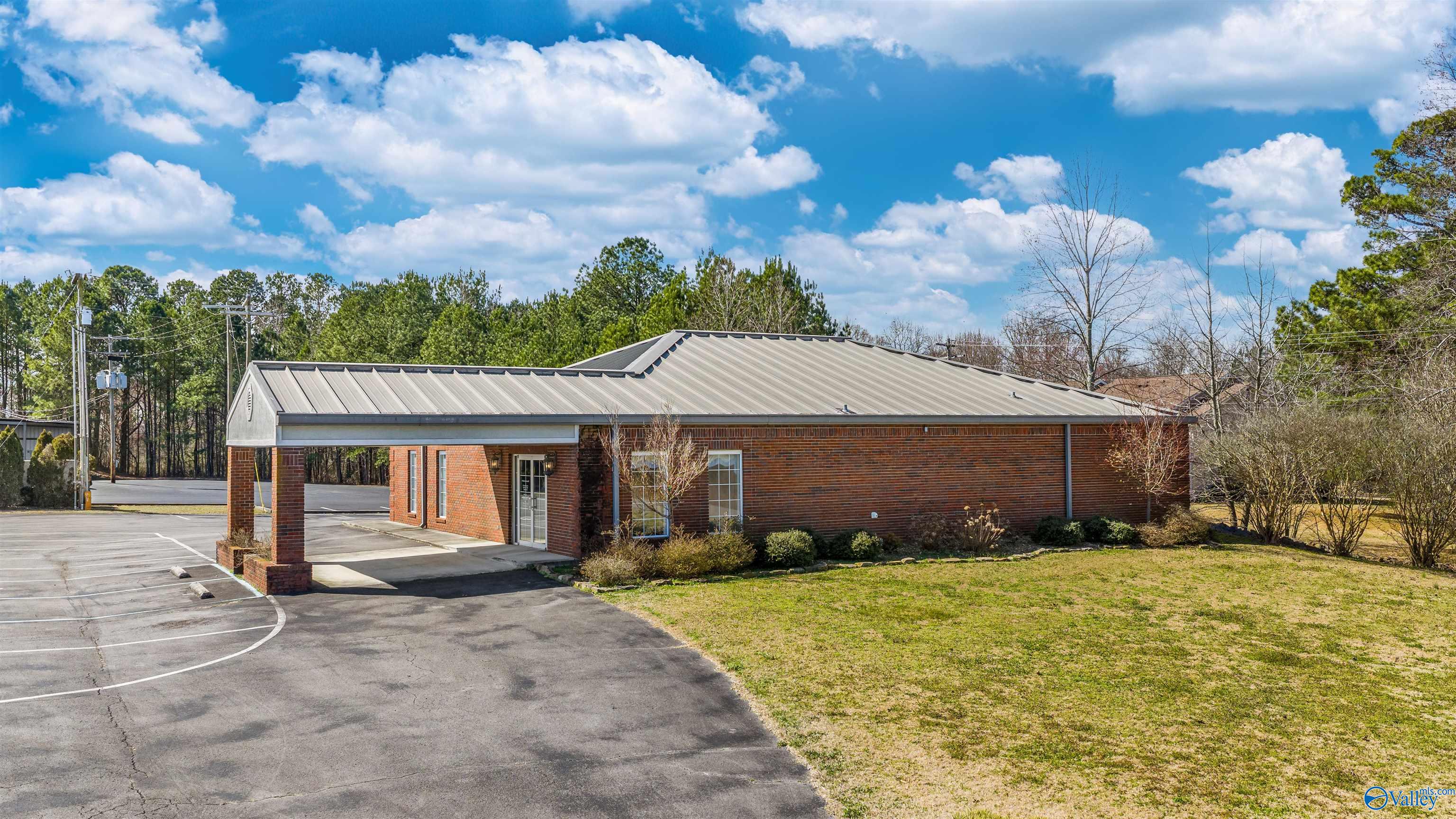 83 George Wallace Drive SE