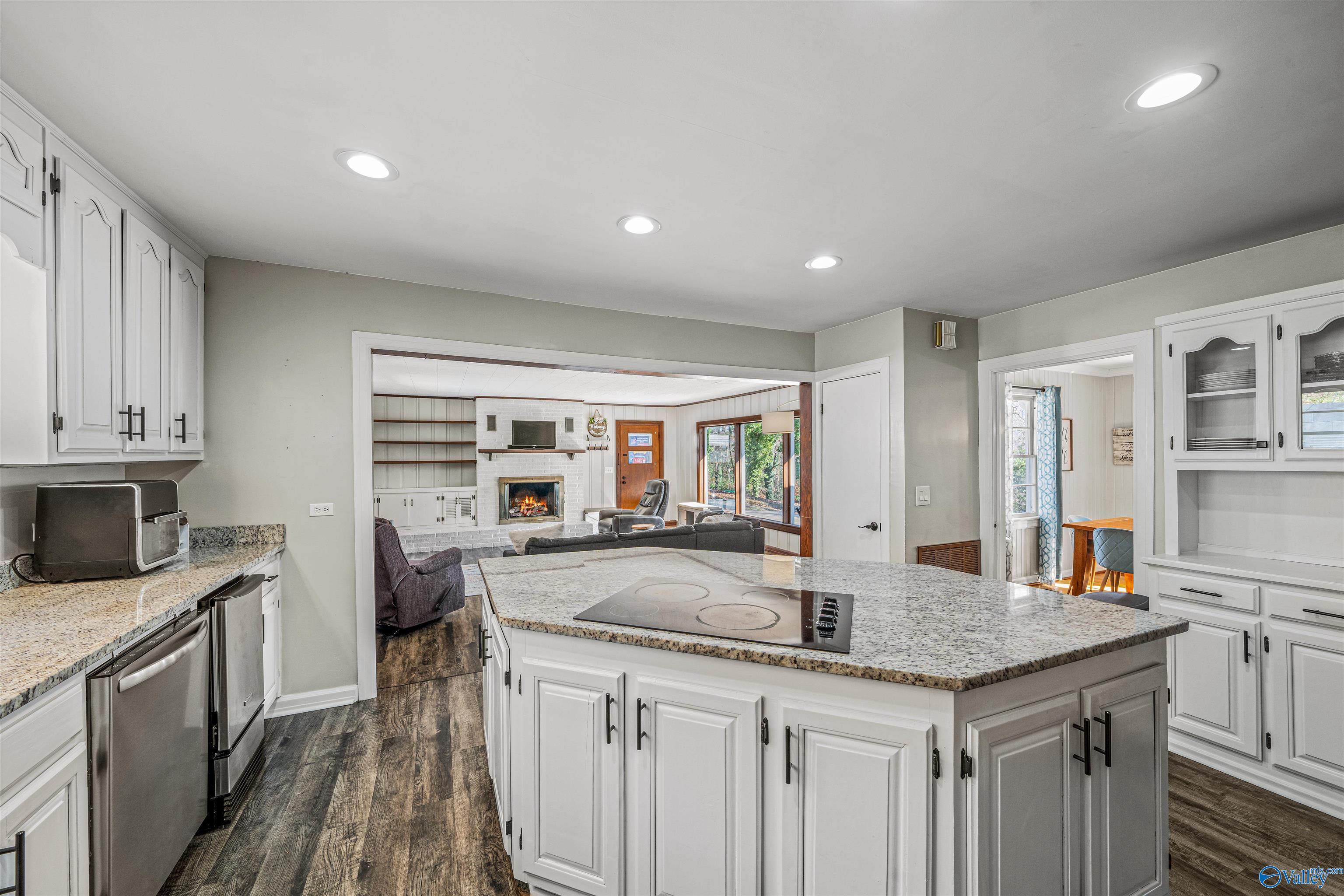106 Rainbow Drive SW