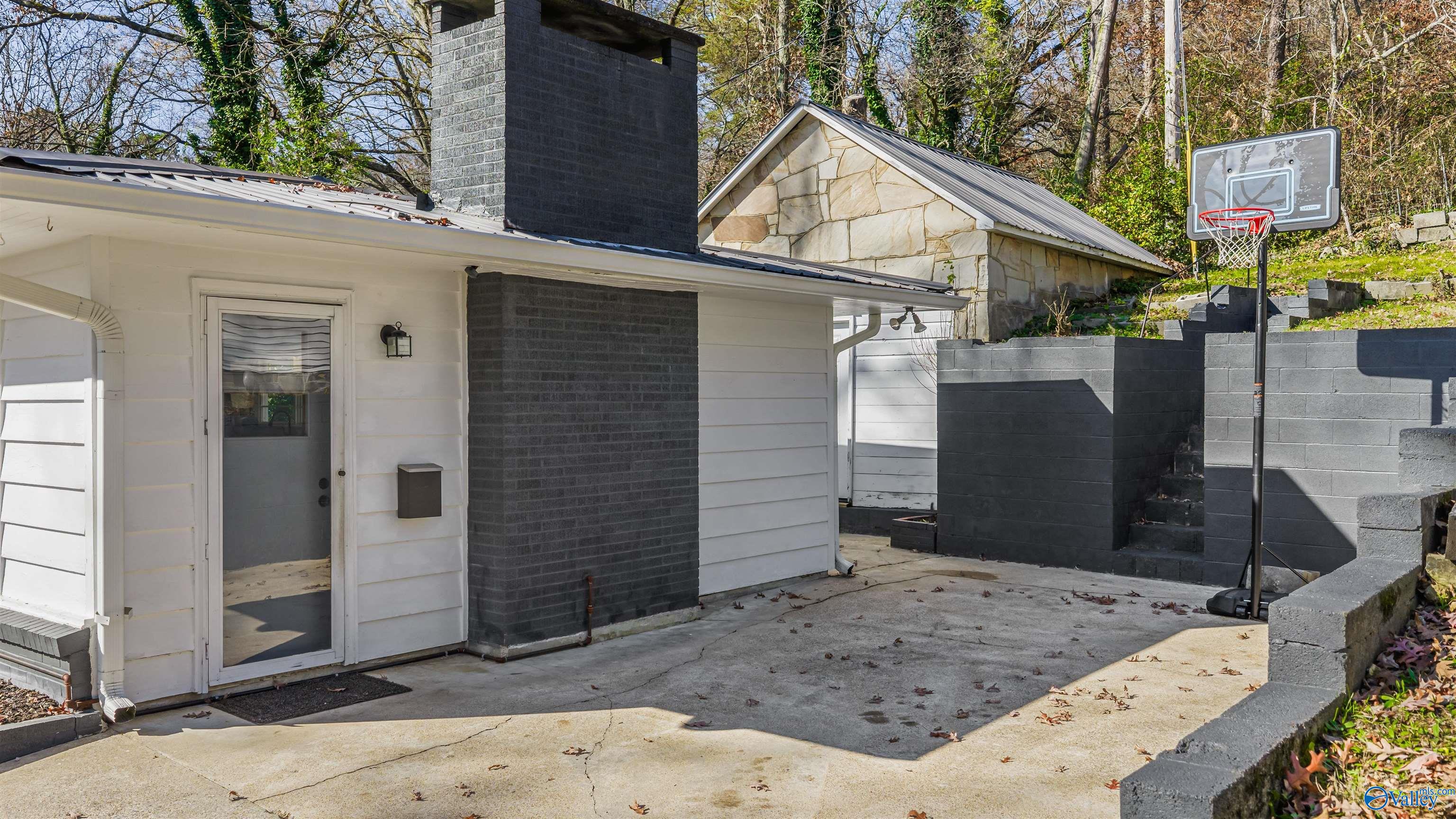 106 Rainbow Drive SW