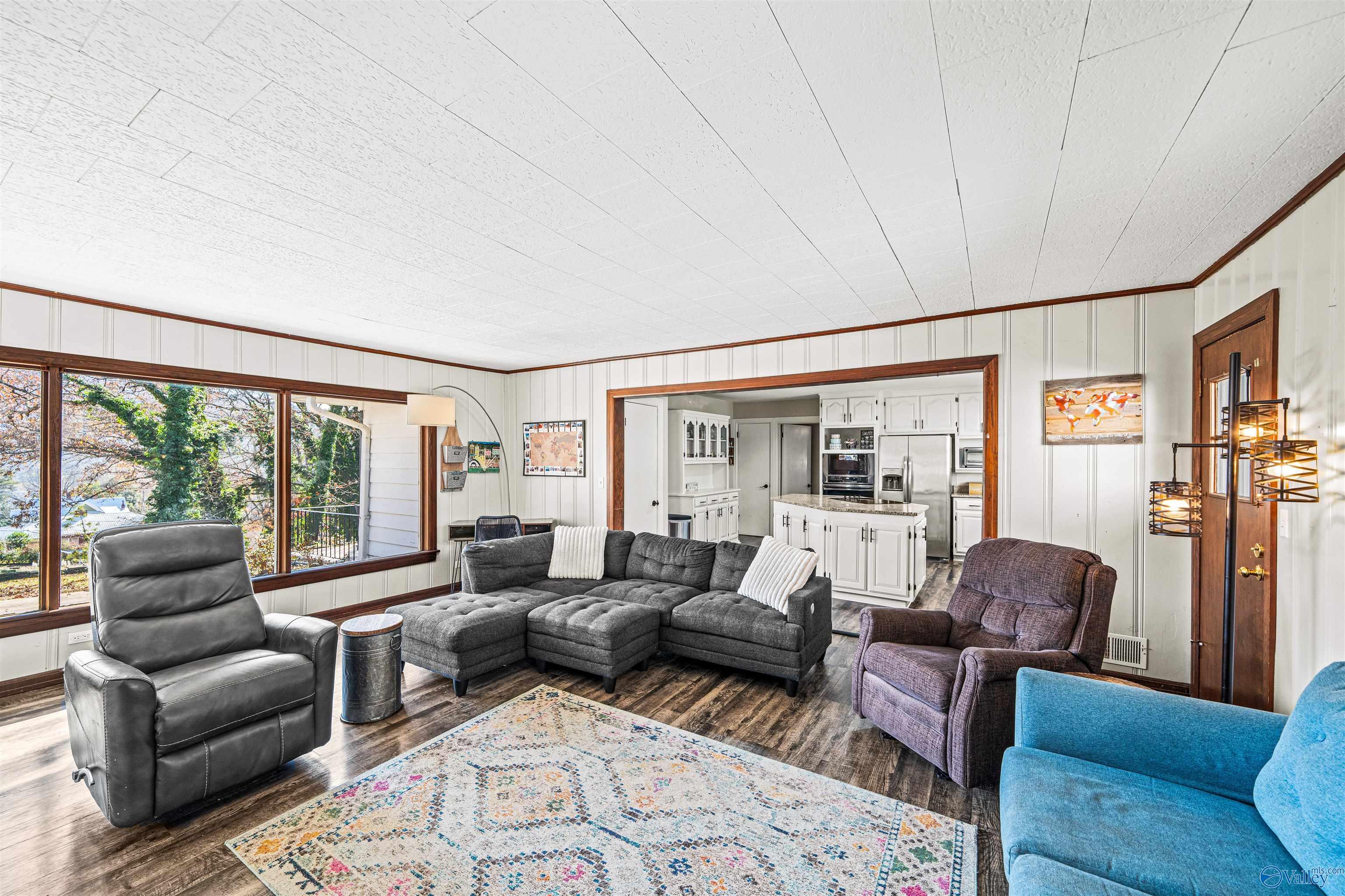 106 Rainbow Drive SW