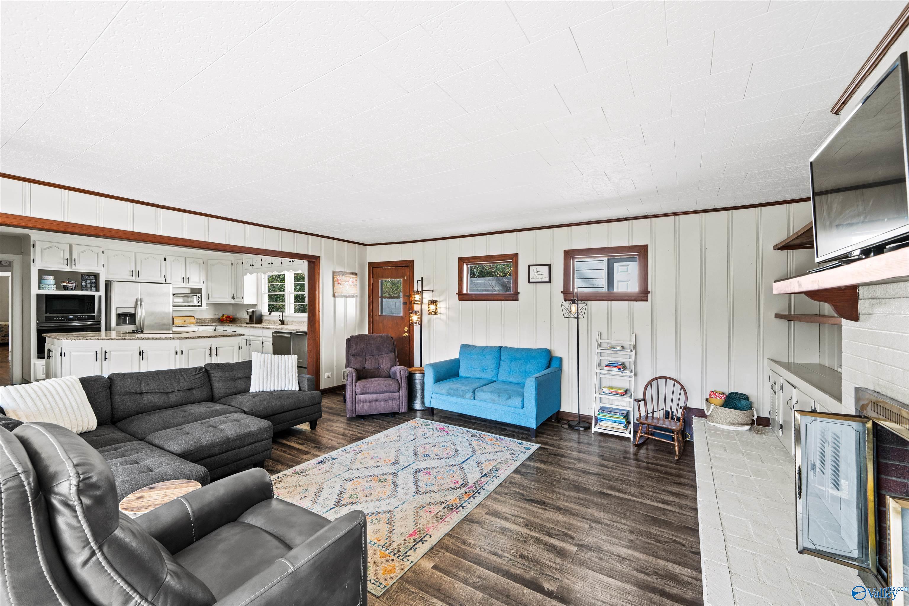 106 Rainbow Drive SW