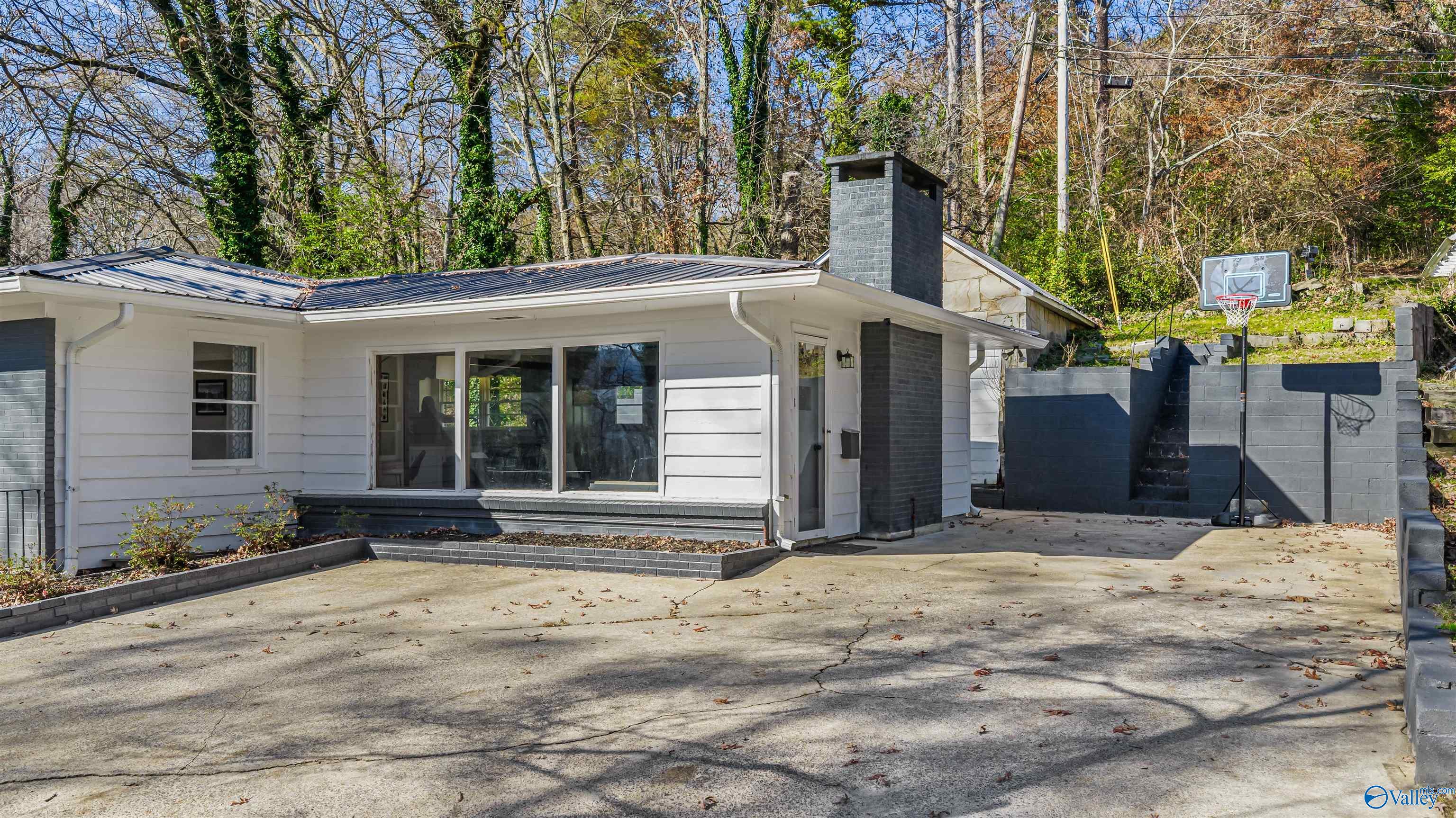 106 Rainbow Drive SW