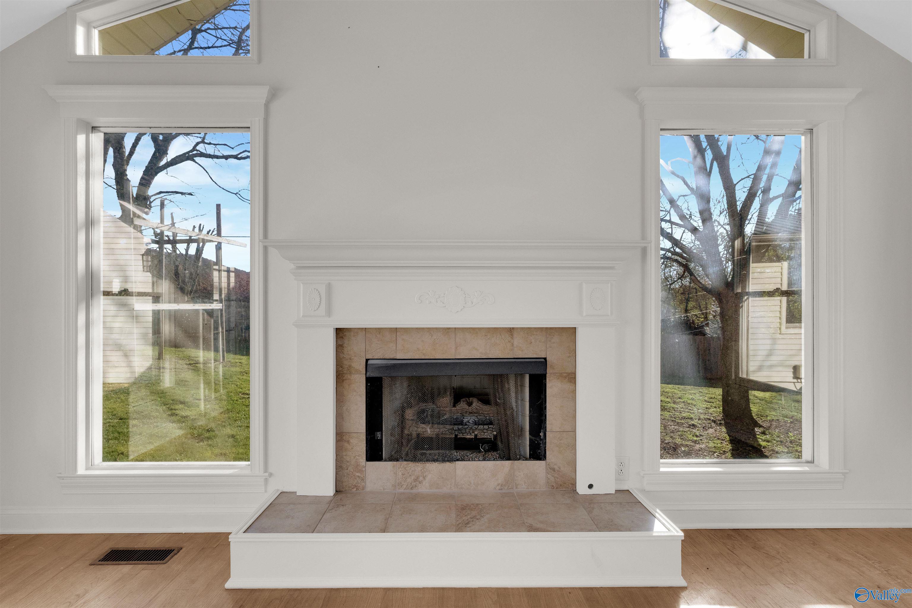 216 45th Street NE