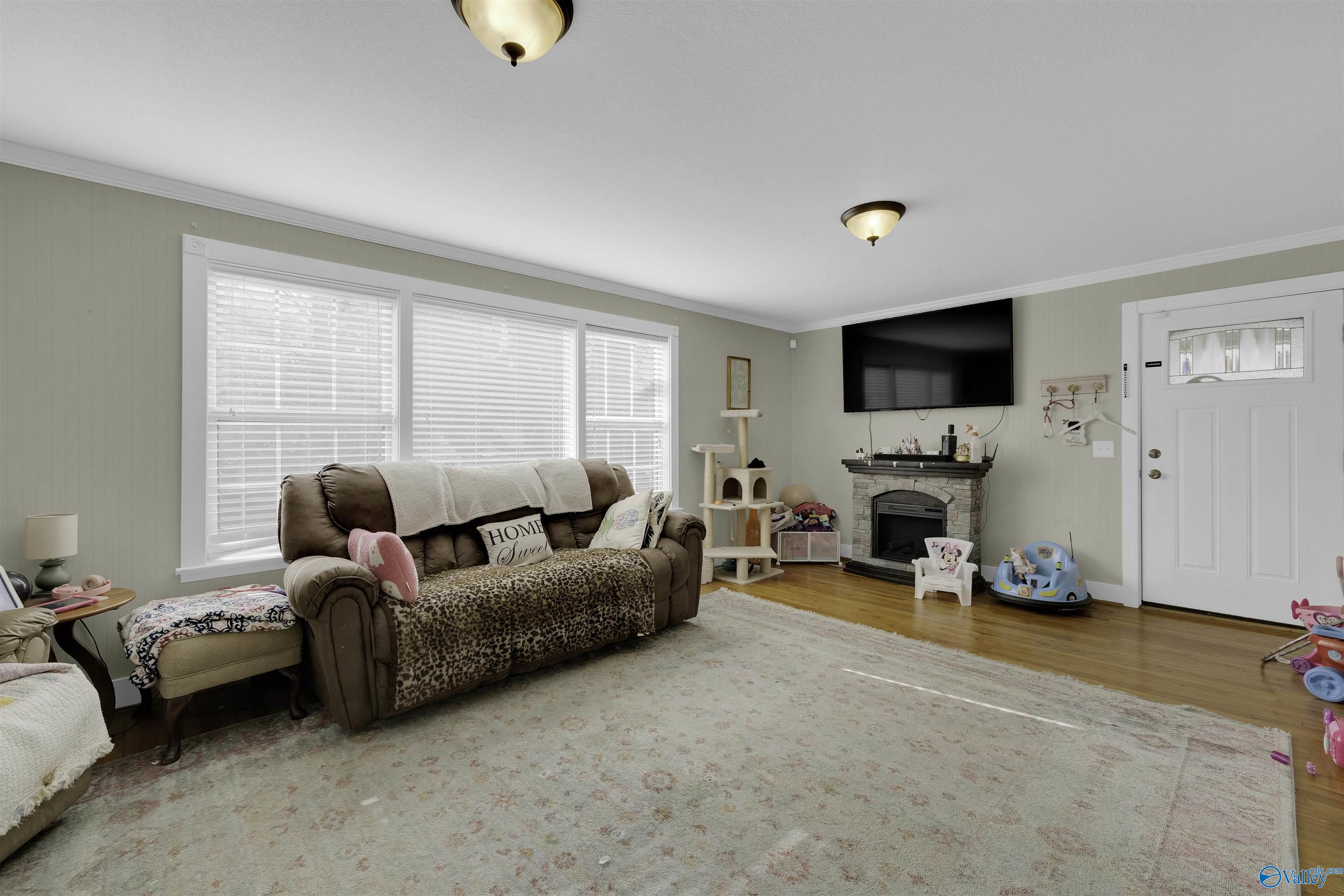 706 Forest Avenue NW