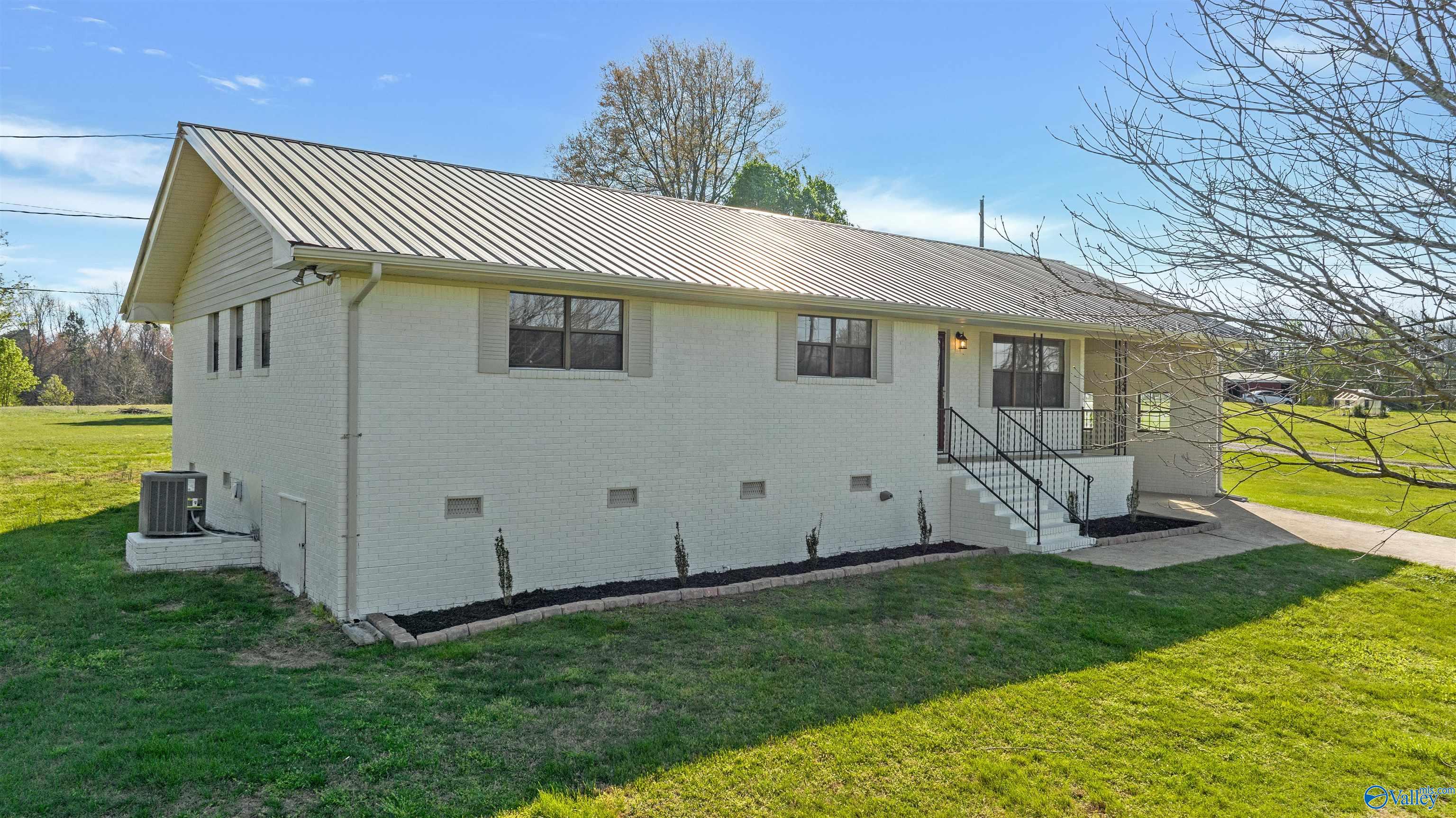 5232 County Road 78