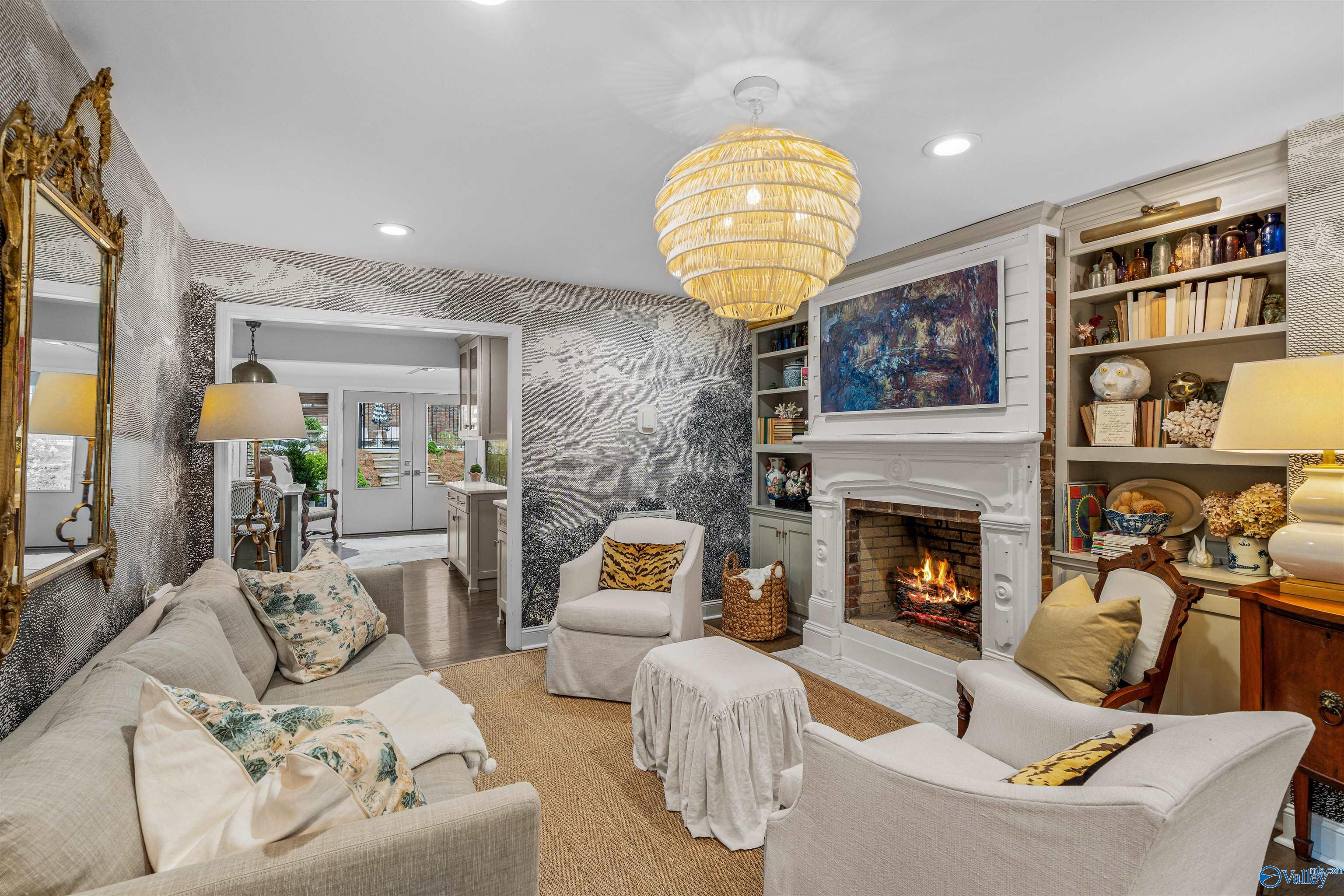 6007 Foothill Road