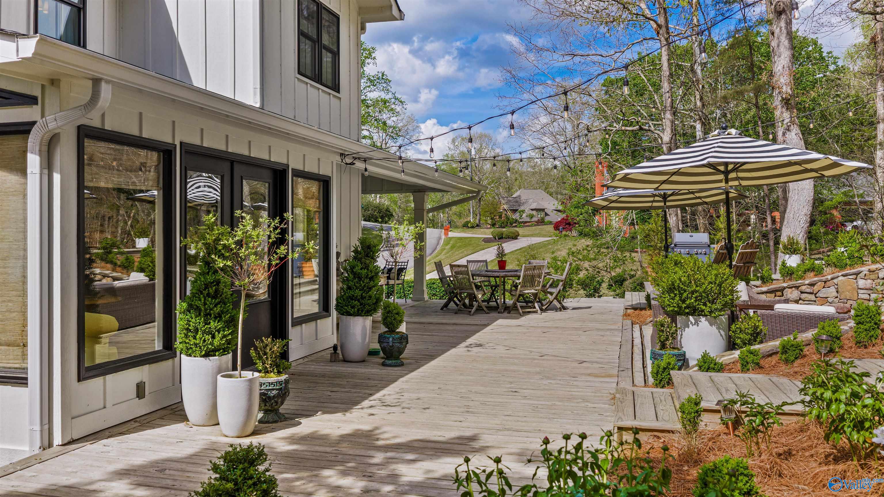 6007 Foothill Road