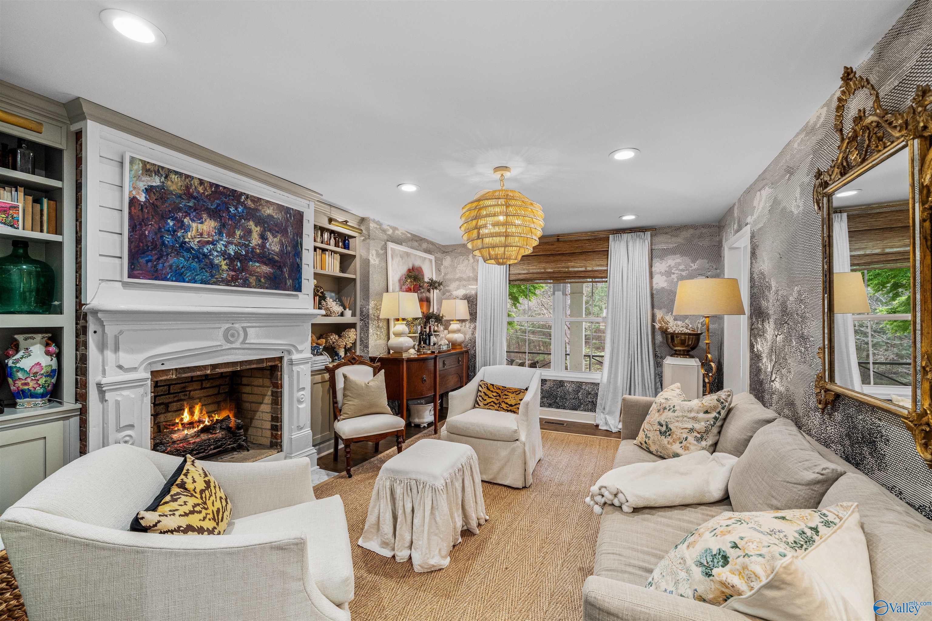 6007 Foothill Road