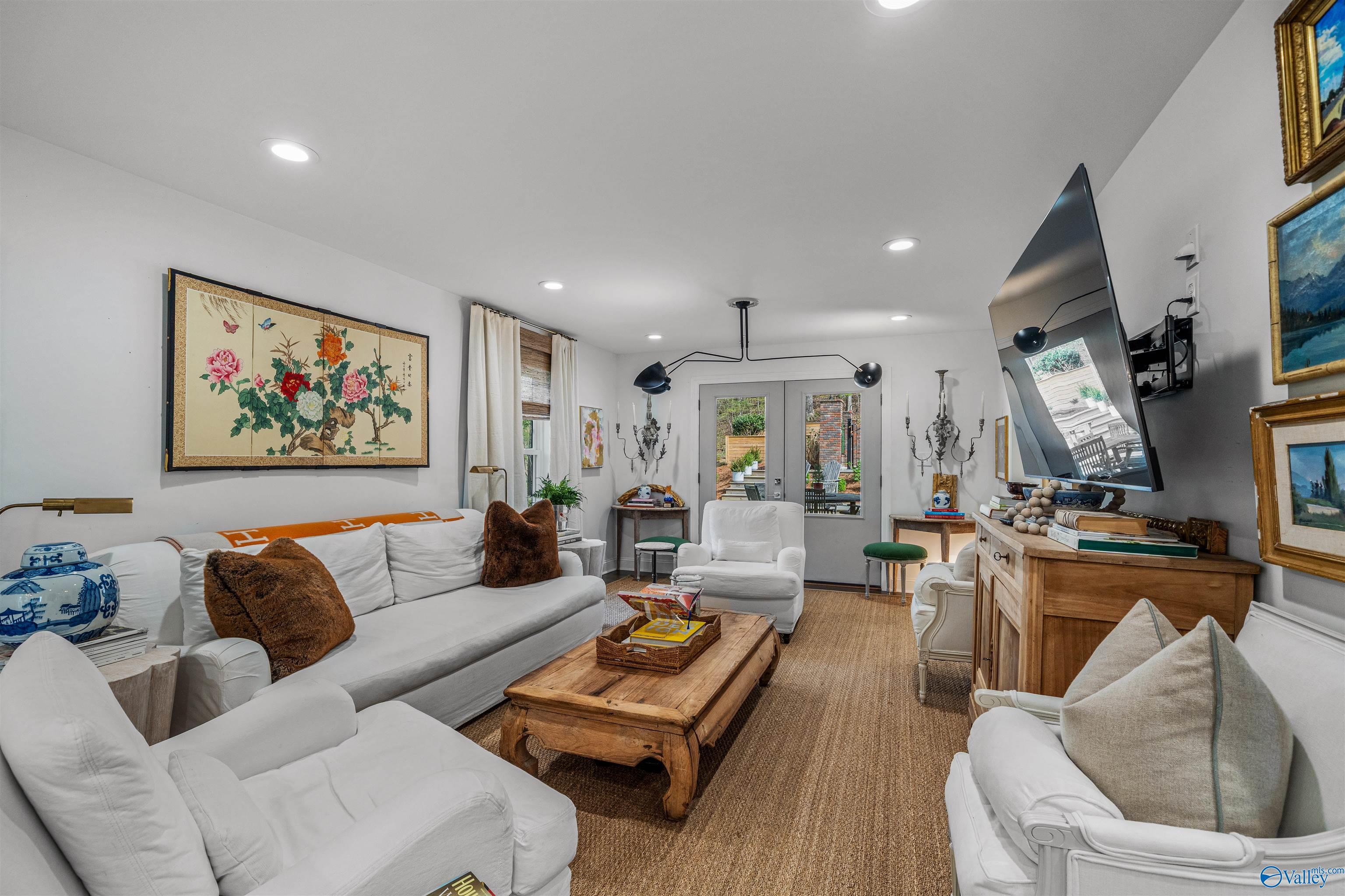6007 Foothill Road