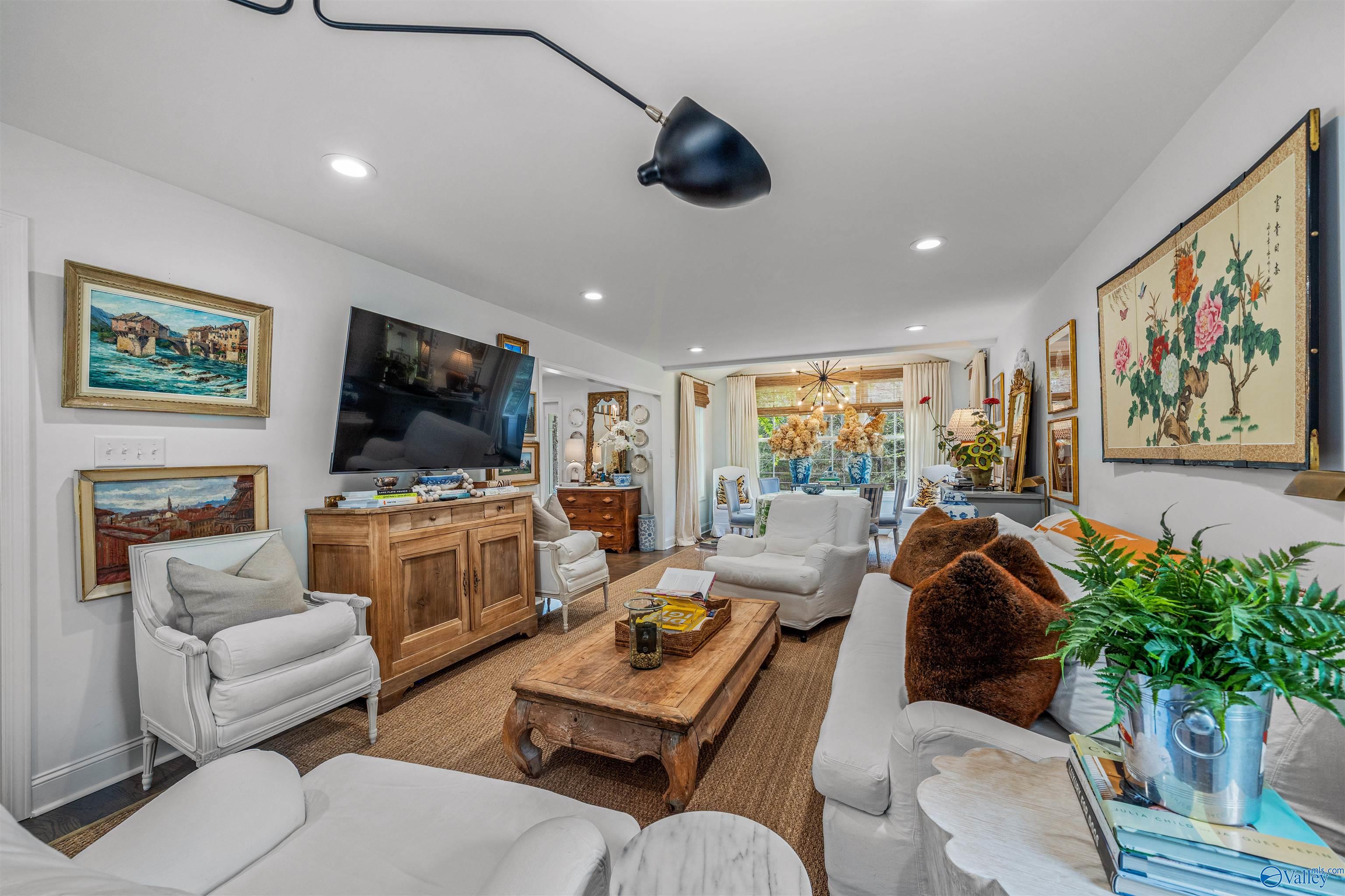 6007 Foothill Road