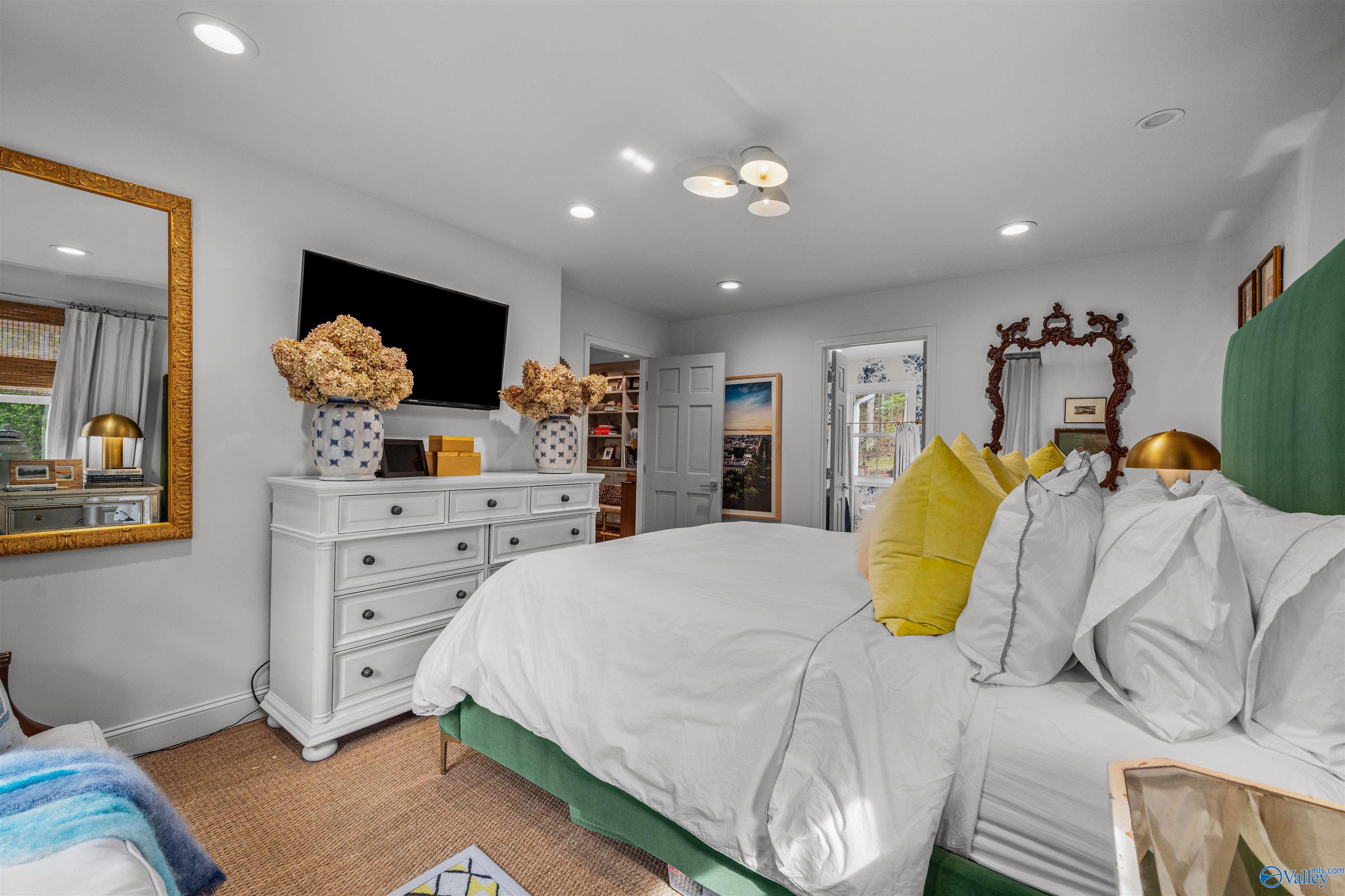 6007 Foothill Road