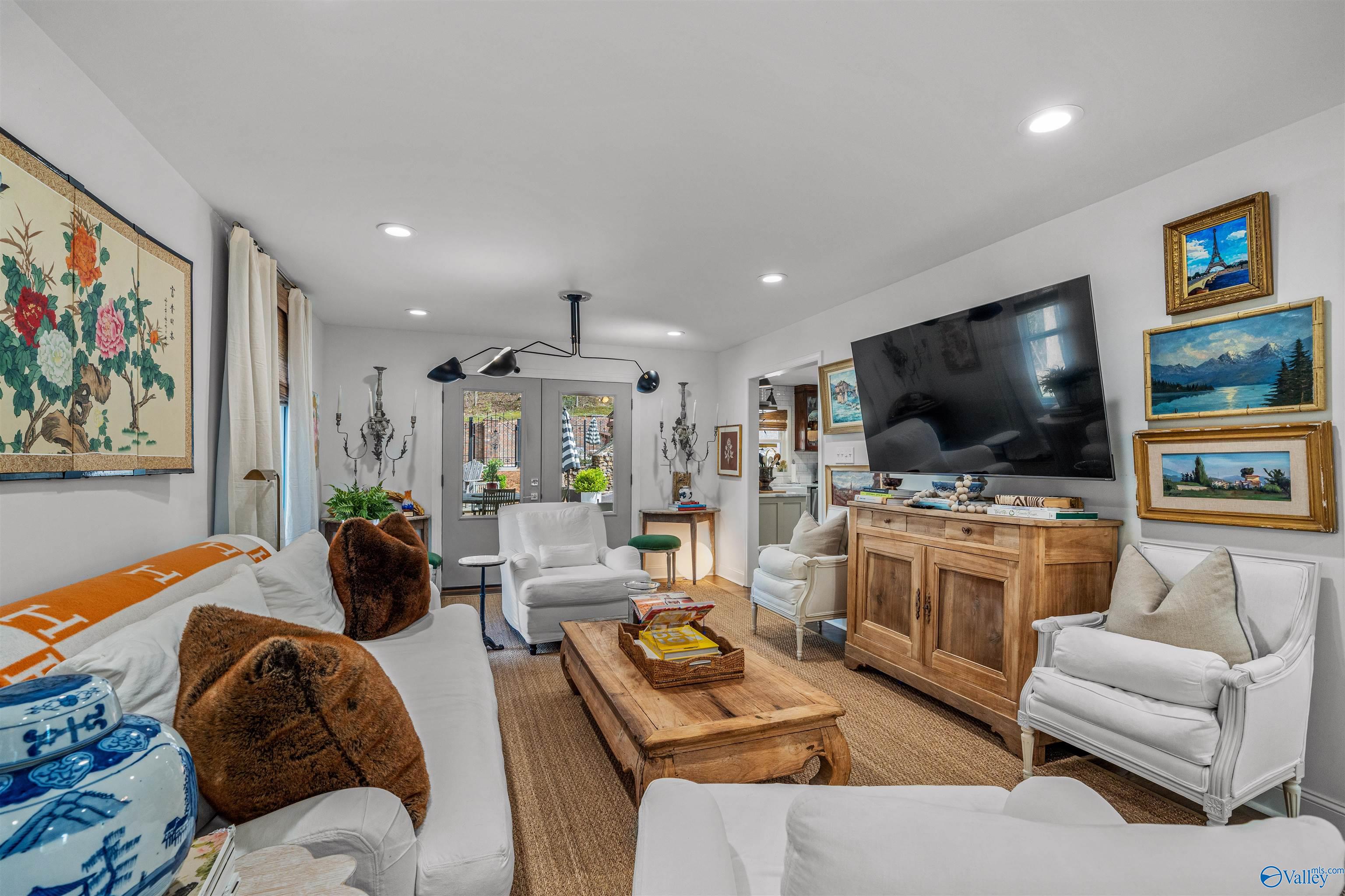 6007 Foothill Road