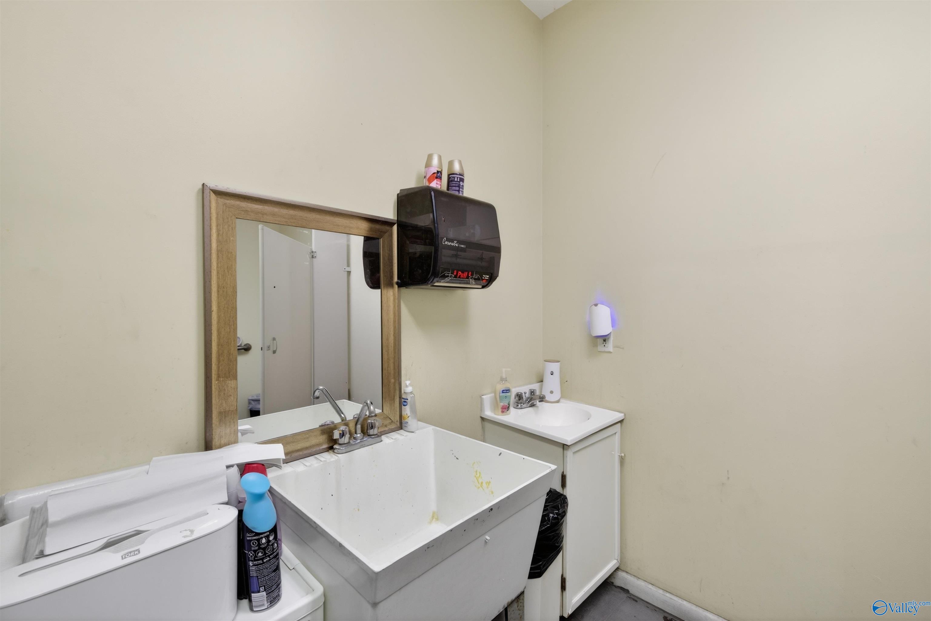 1250 Warehouse Drive