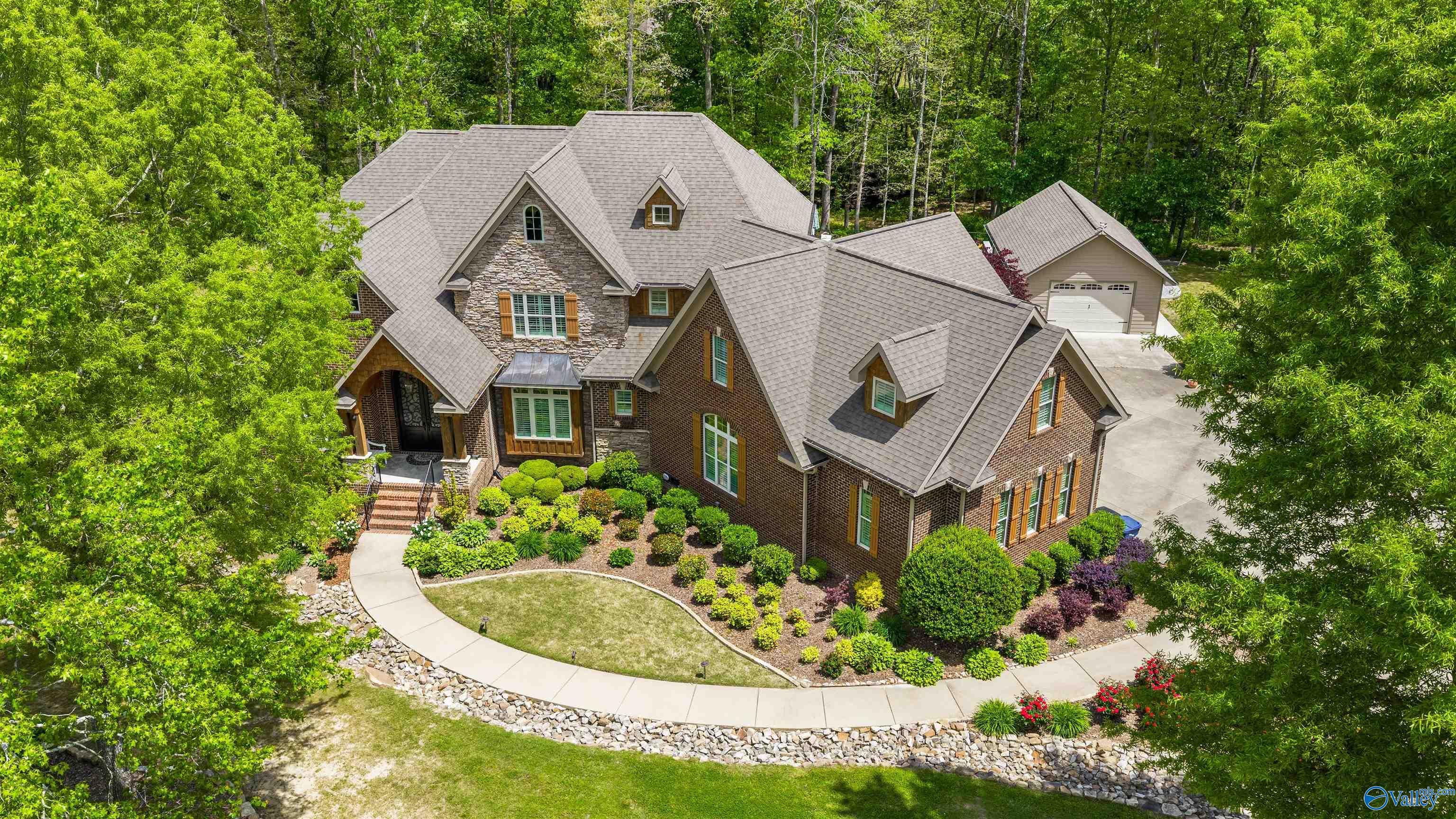28 Caney Creek Drive