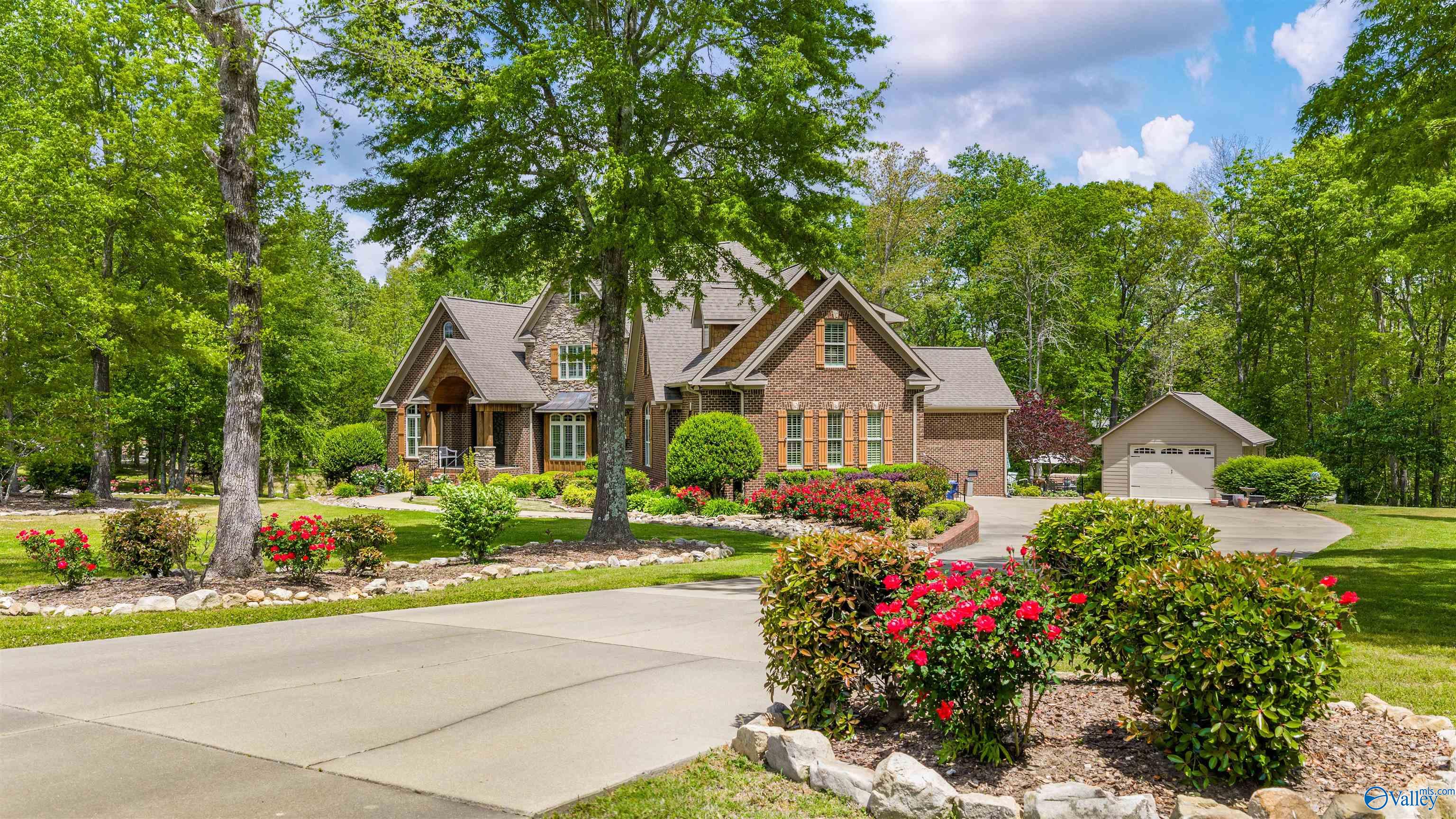28 Caney Creek Drive