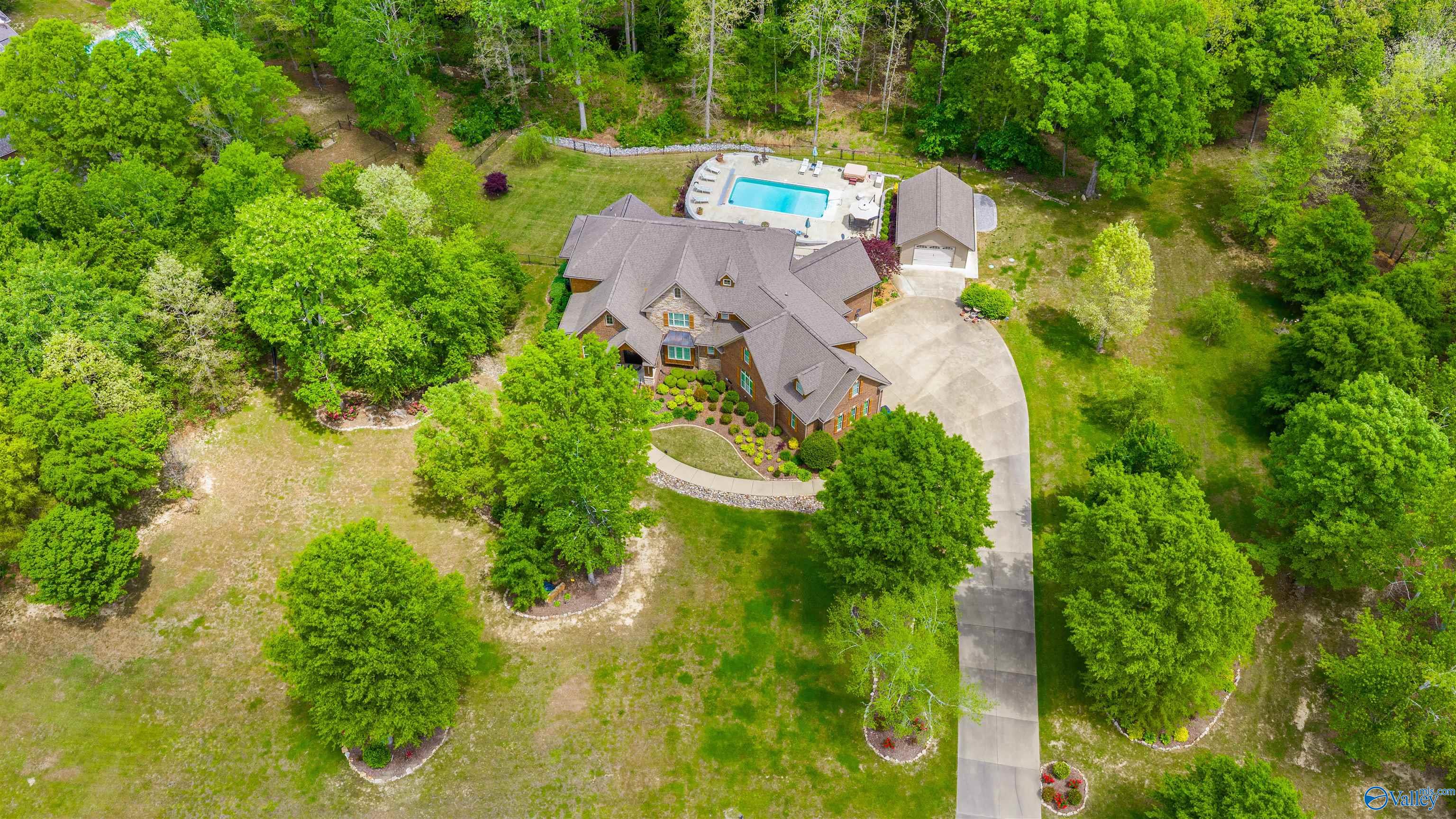 28 Caney Creek Drive