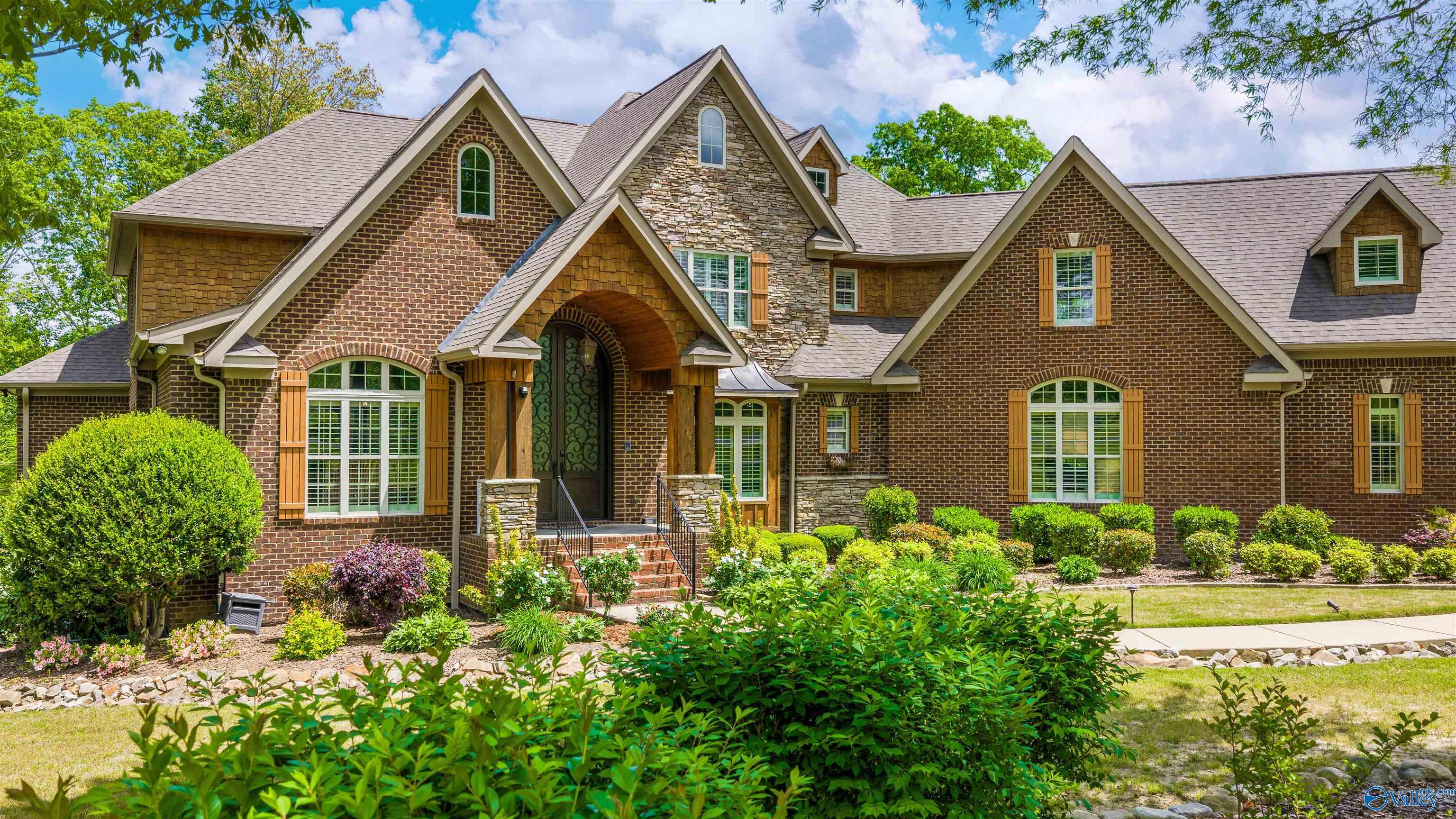 28 Caney Creek Drive