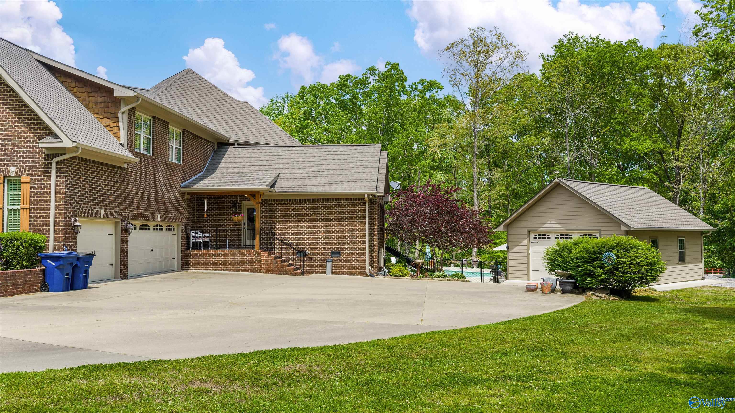 28 Caney Creek Drive