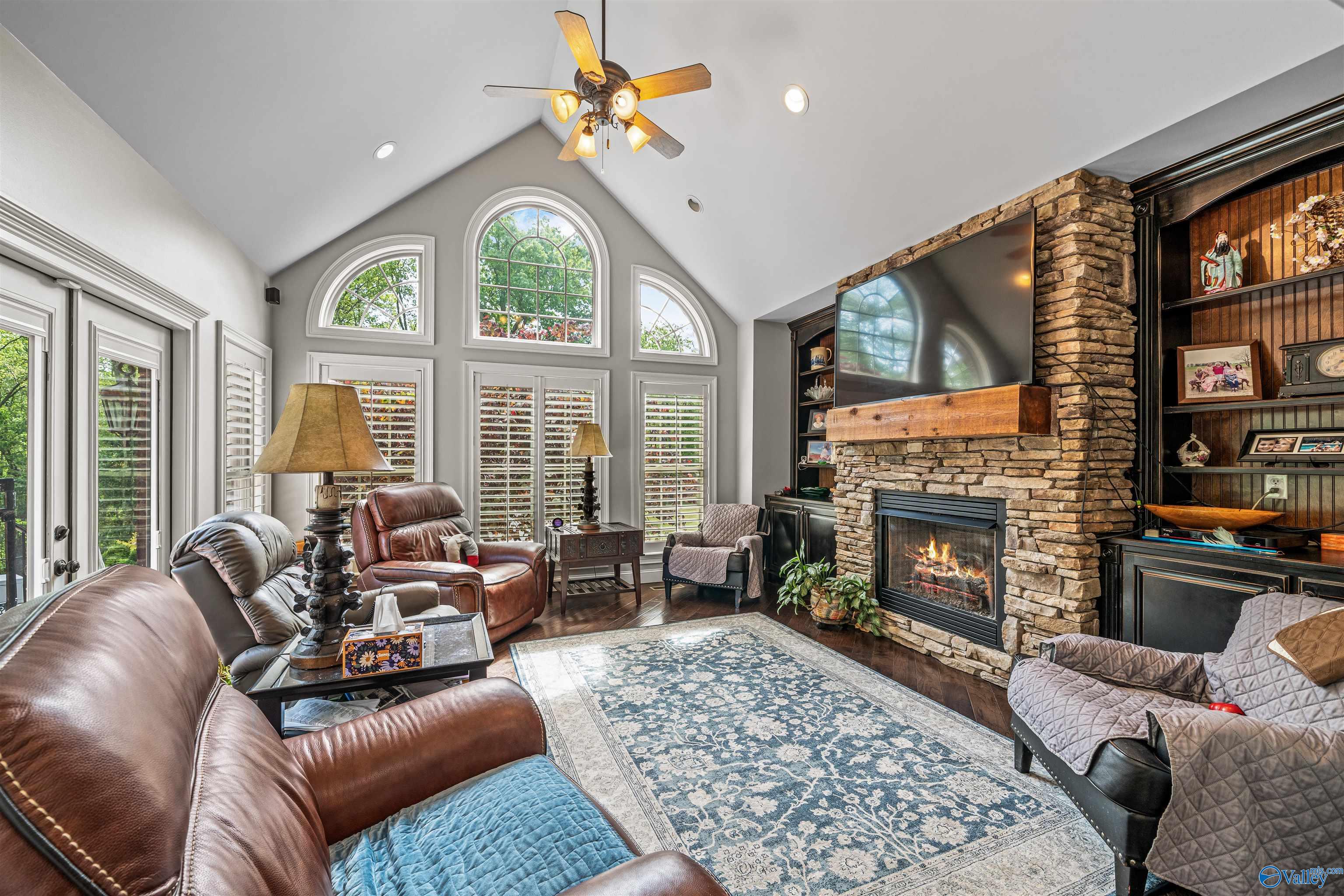 28 Caney Creek Drive