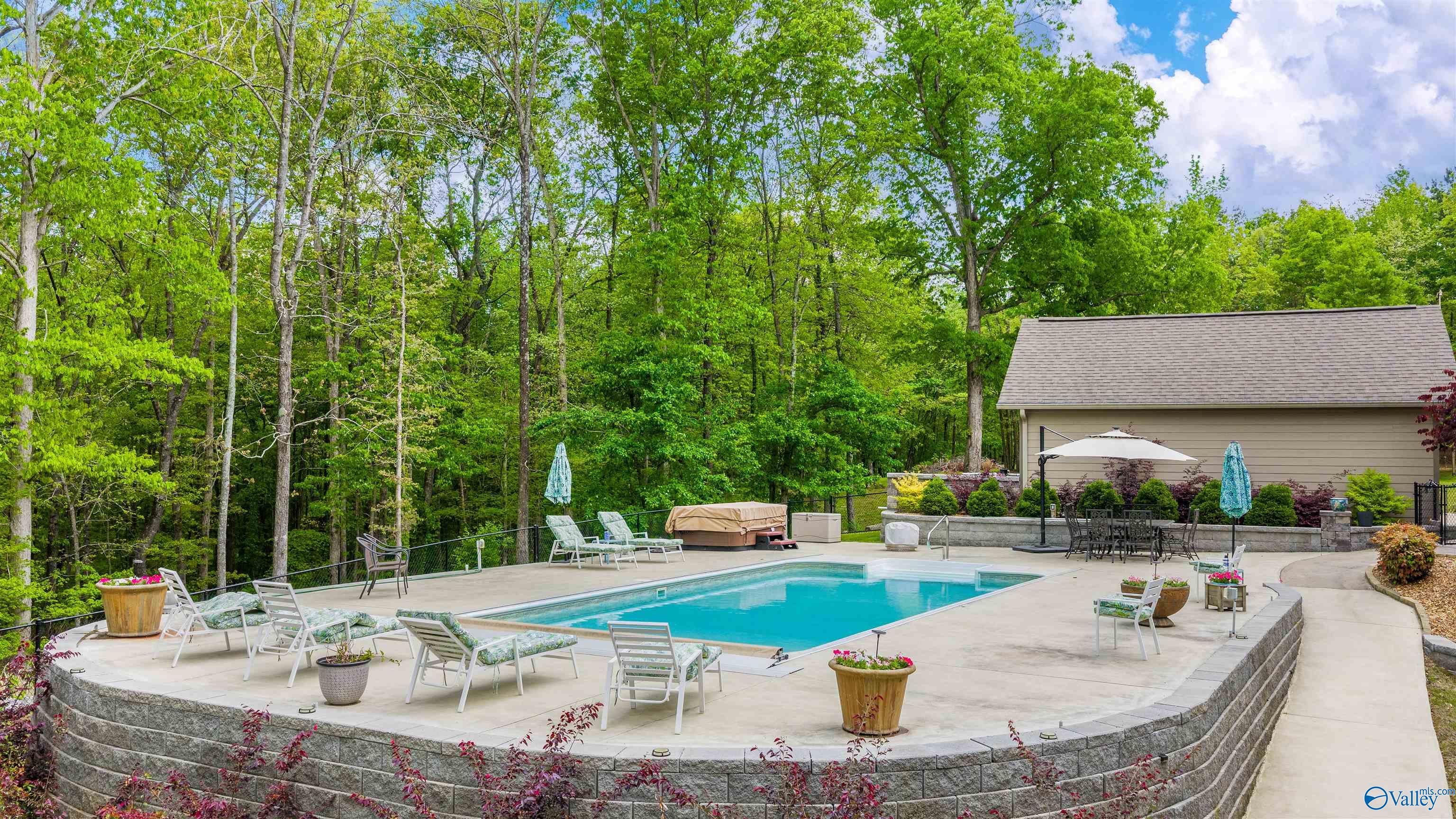 28 Caney Creek Drive