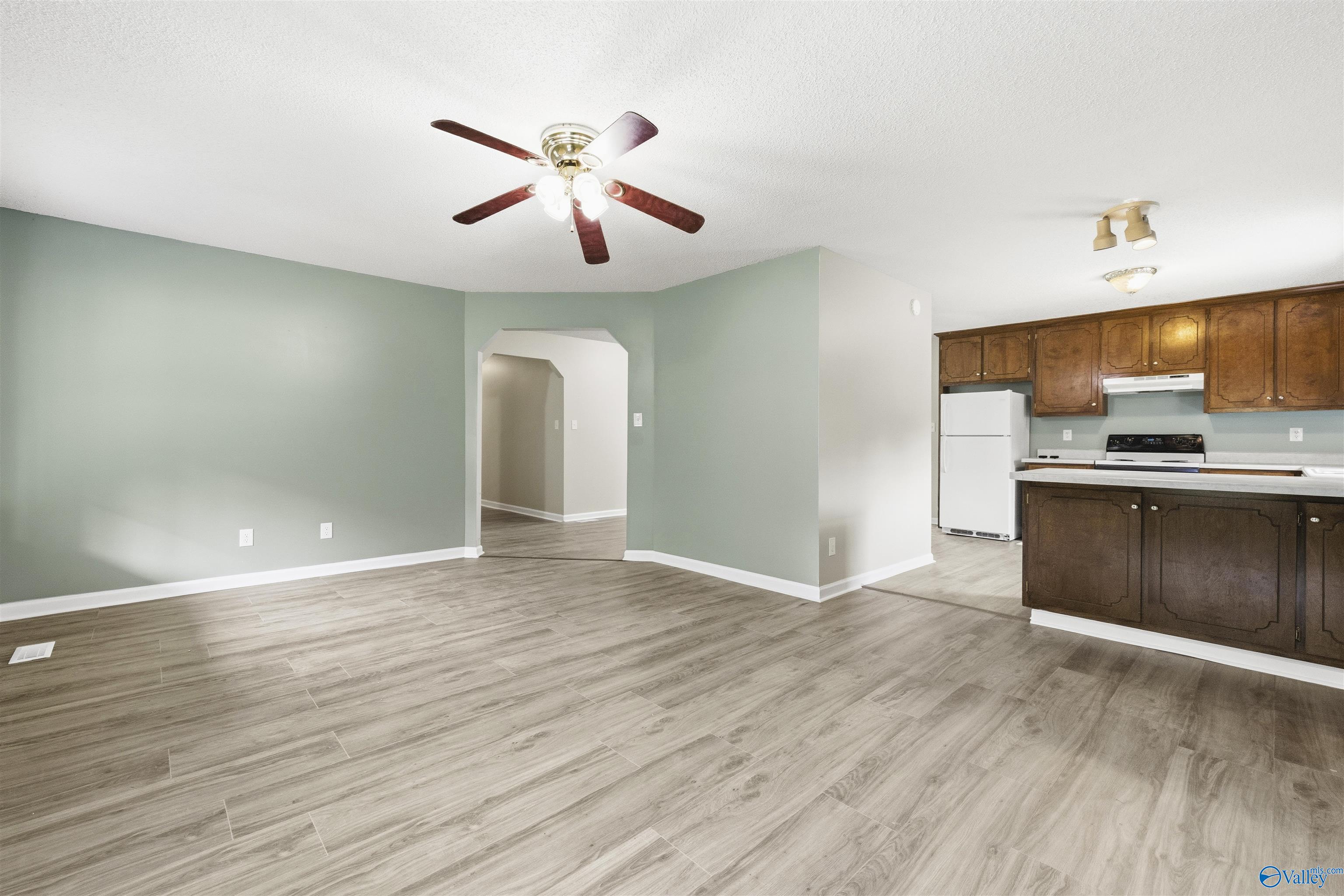 1211 Thornhill Road