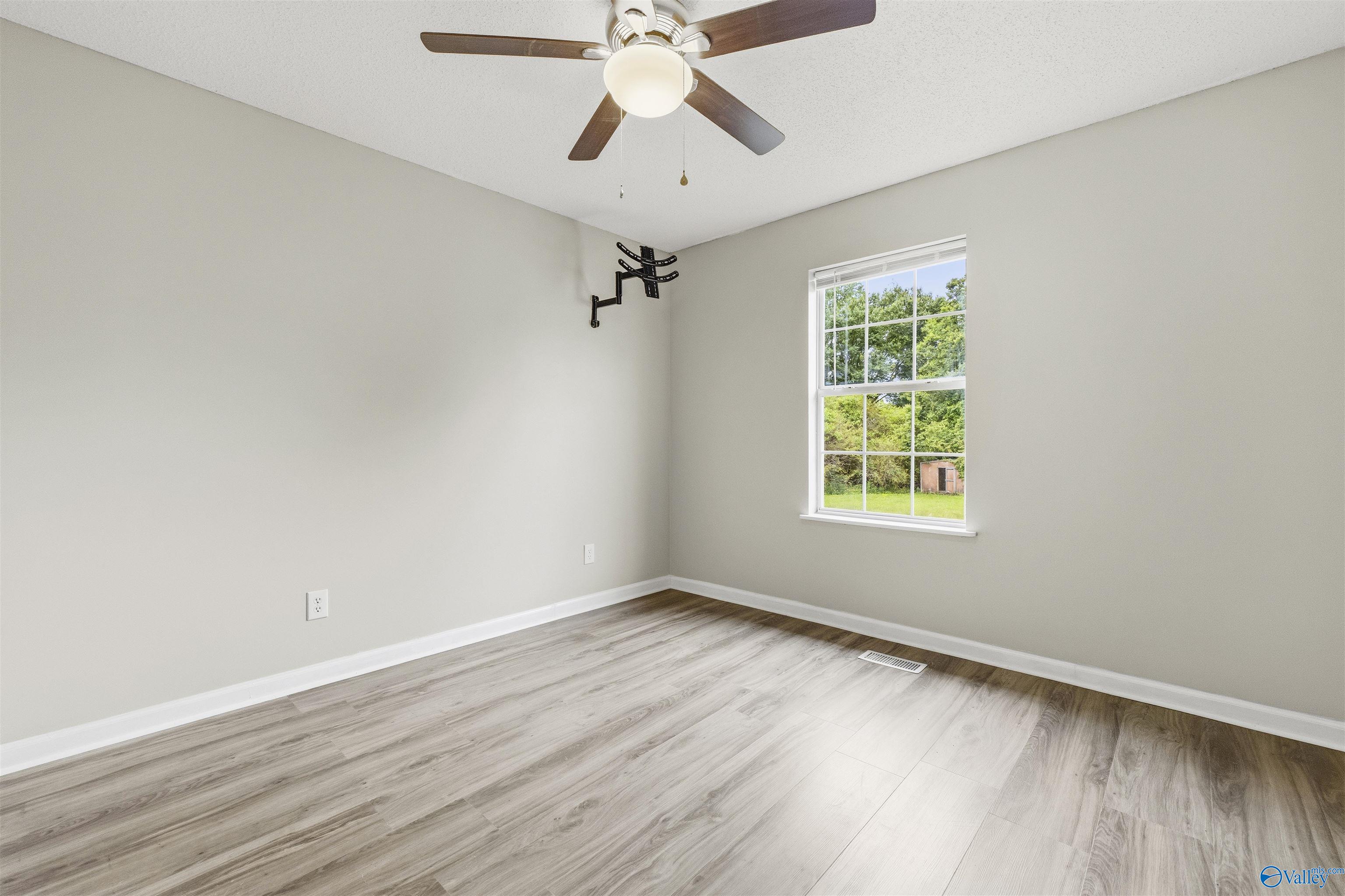 1211 Thornhill Road