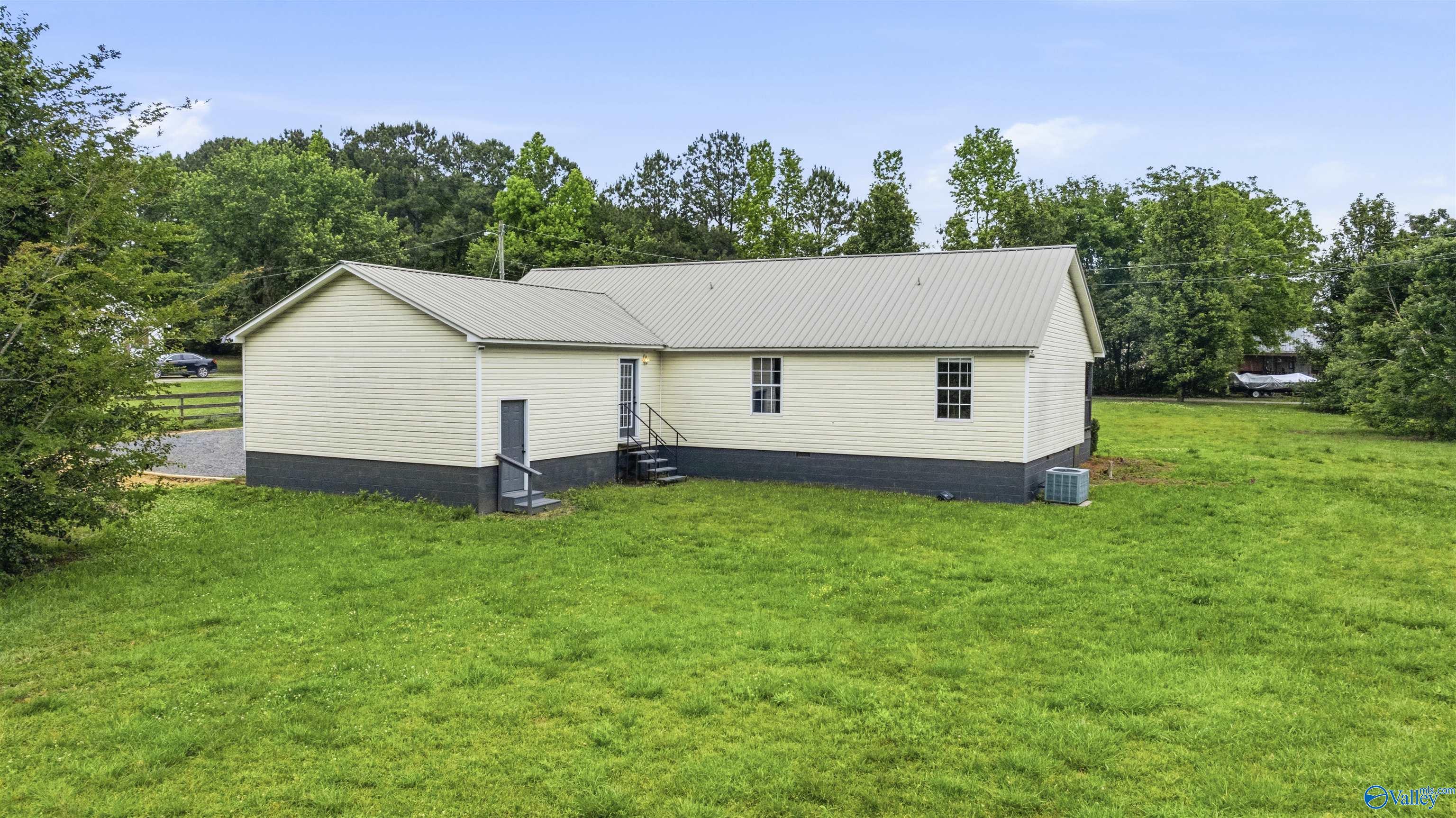 1211 Thornhill Road