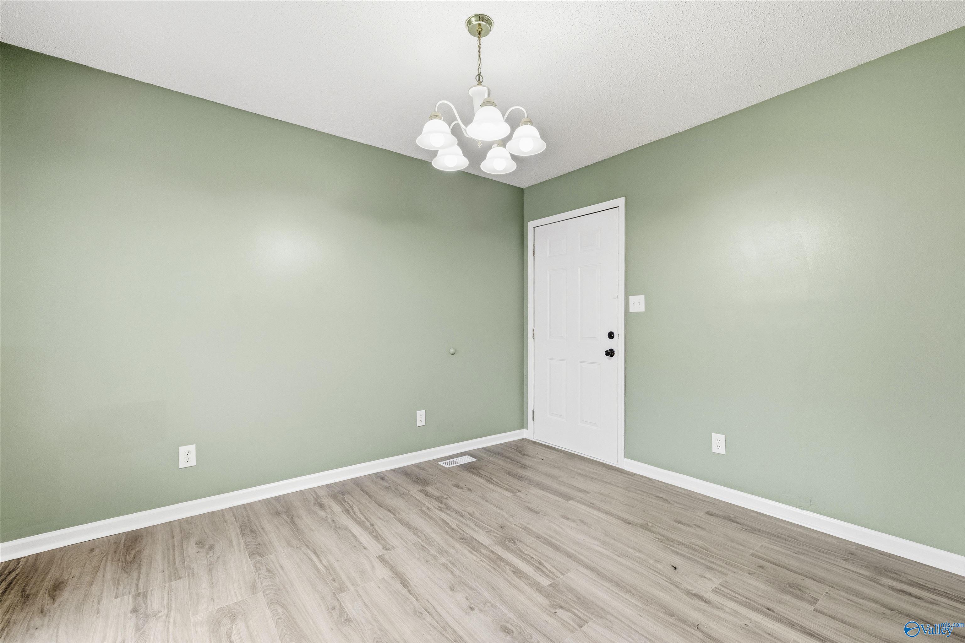 1211 Thornhill Road