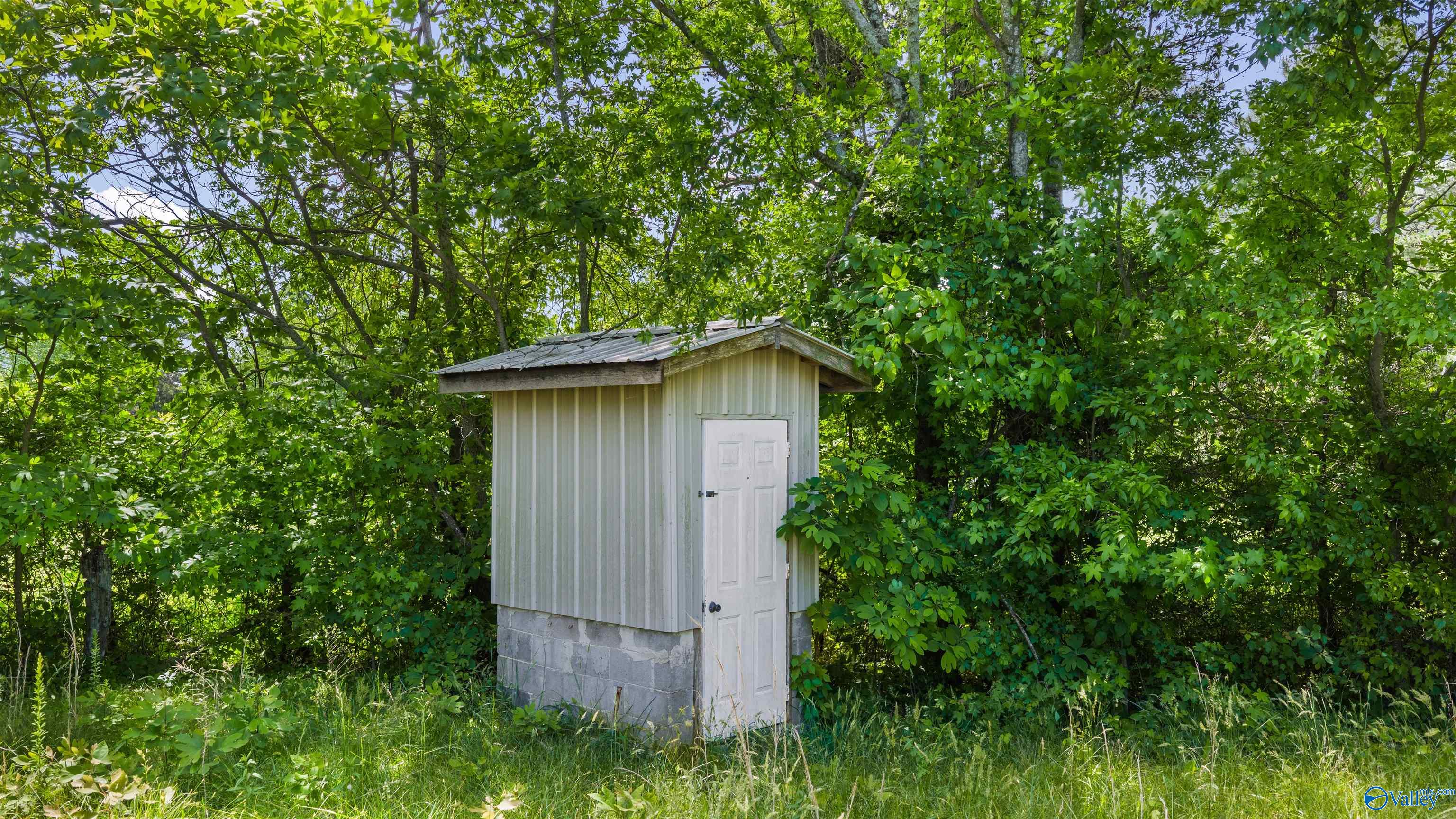 1048 County Road 730
