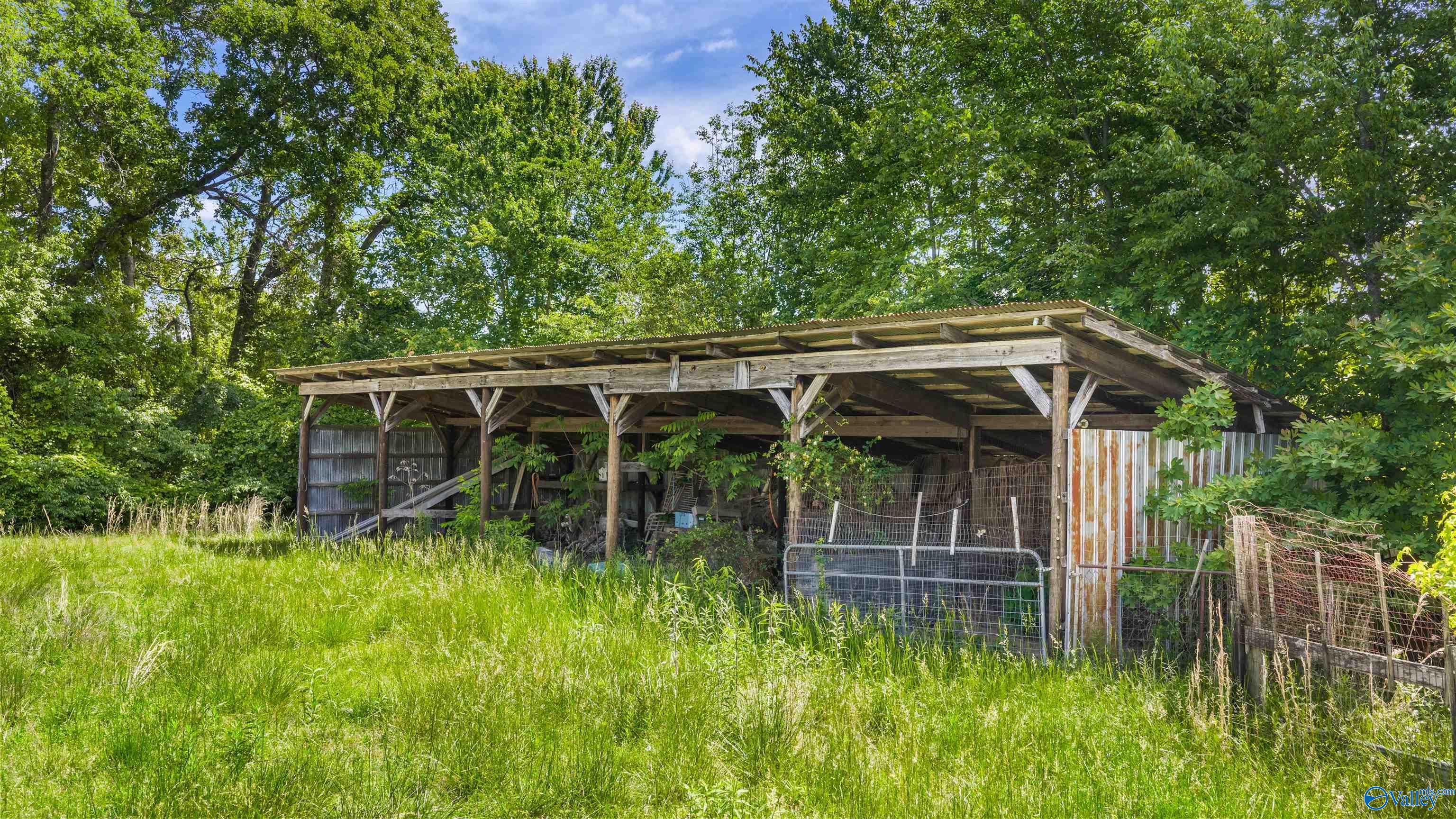 1048 County Road 730