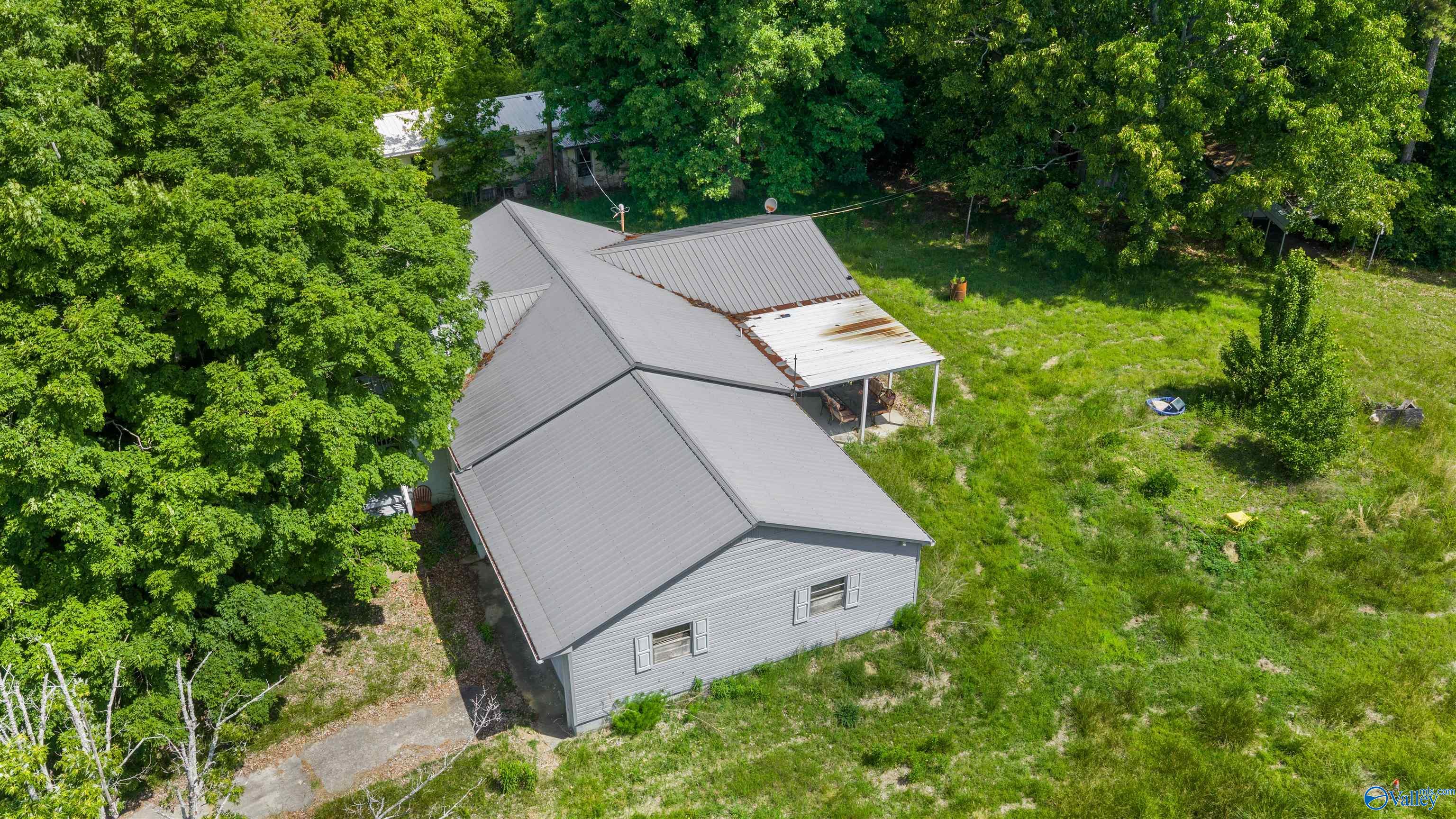 1048 County Road 730