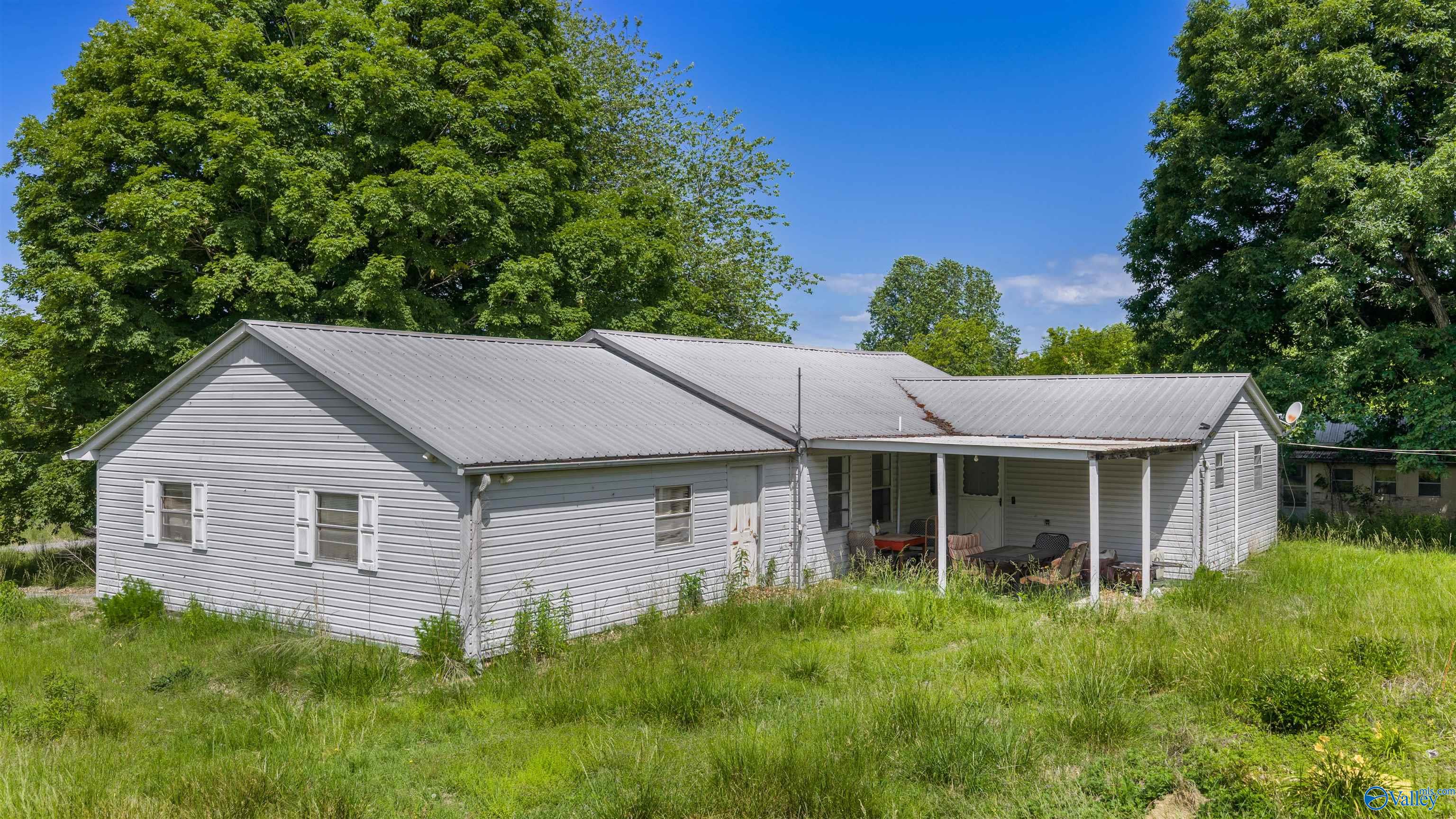 1048 County Road 730