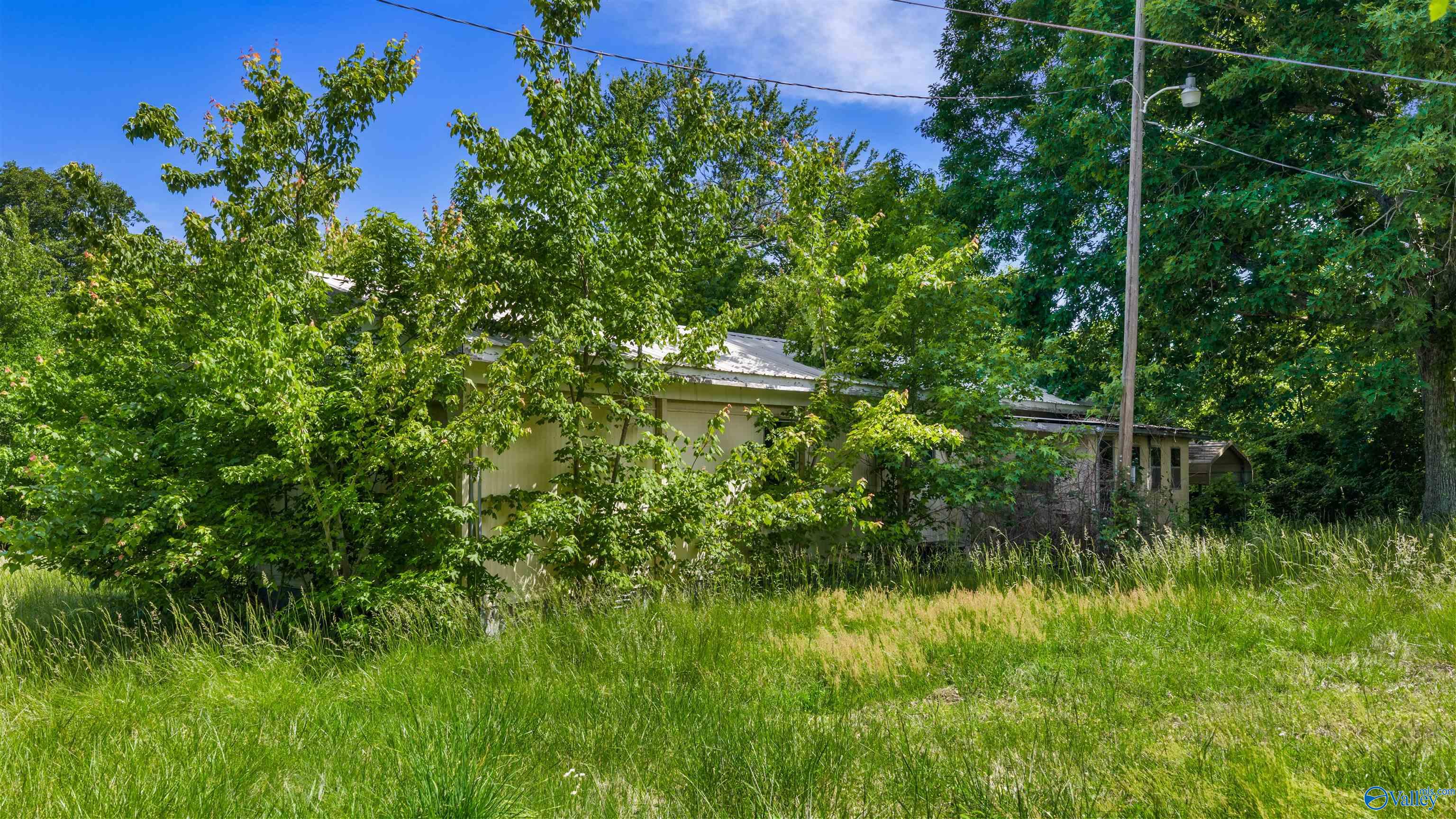 1048 County Road 730