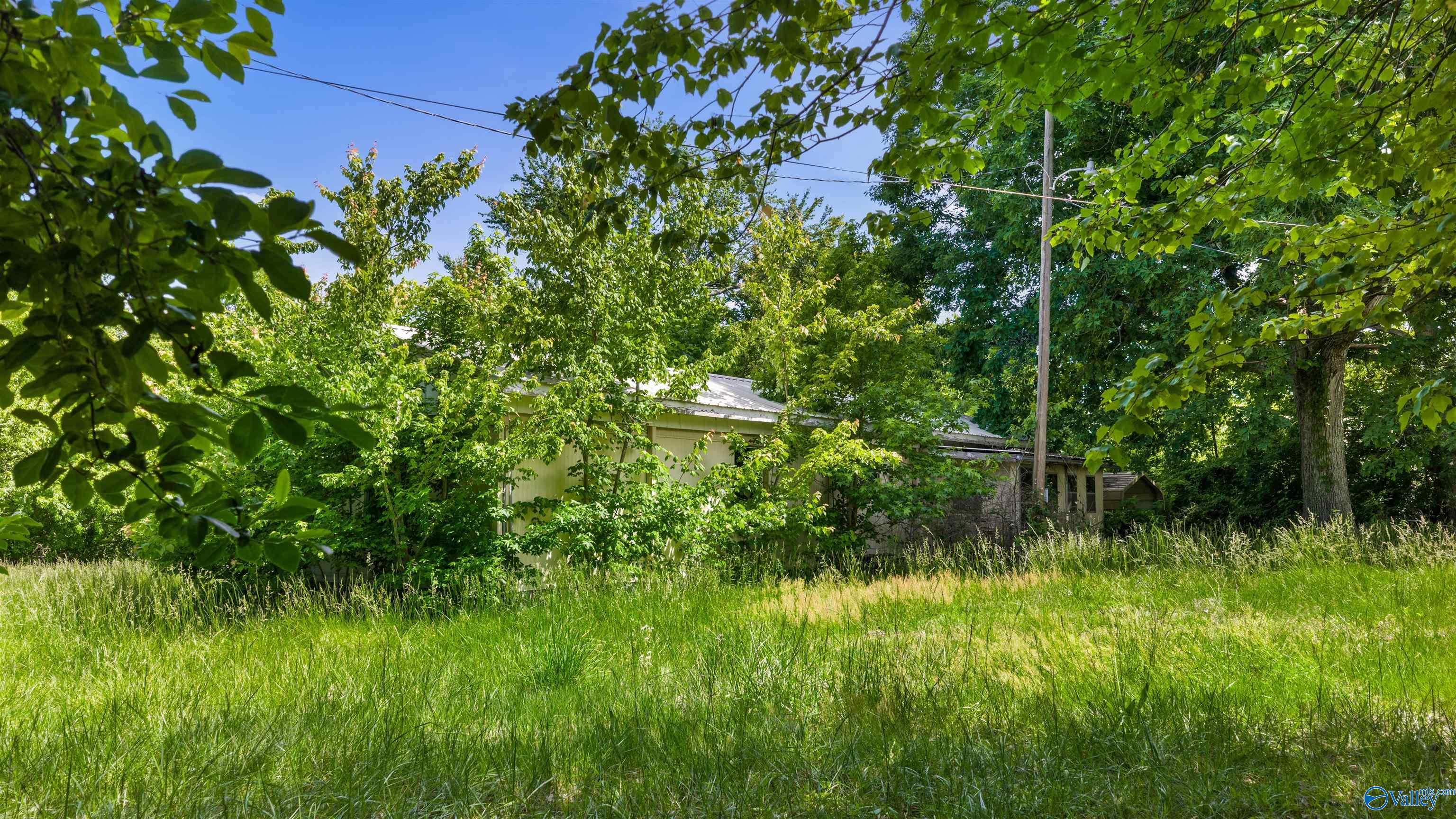 1048 County Road 730