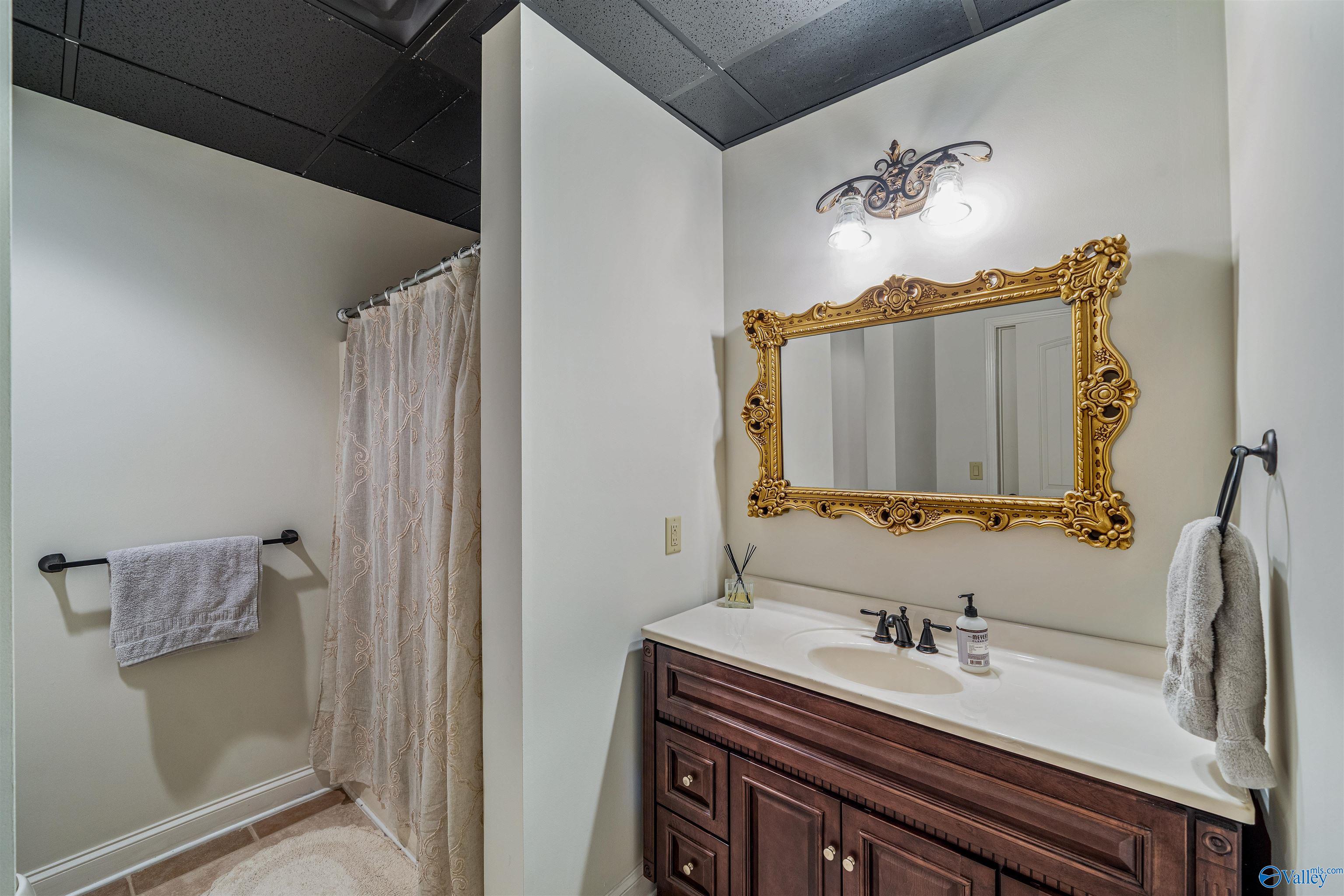 412 County Road 1027