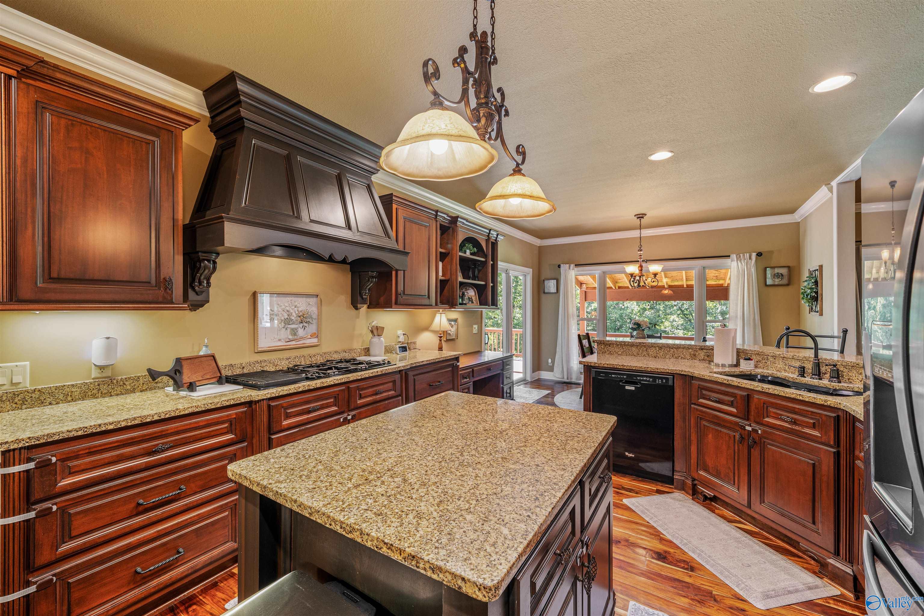 412 County Road 1027