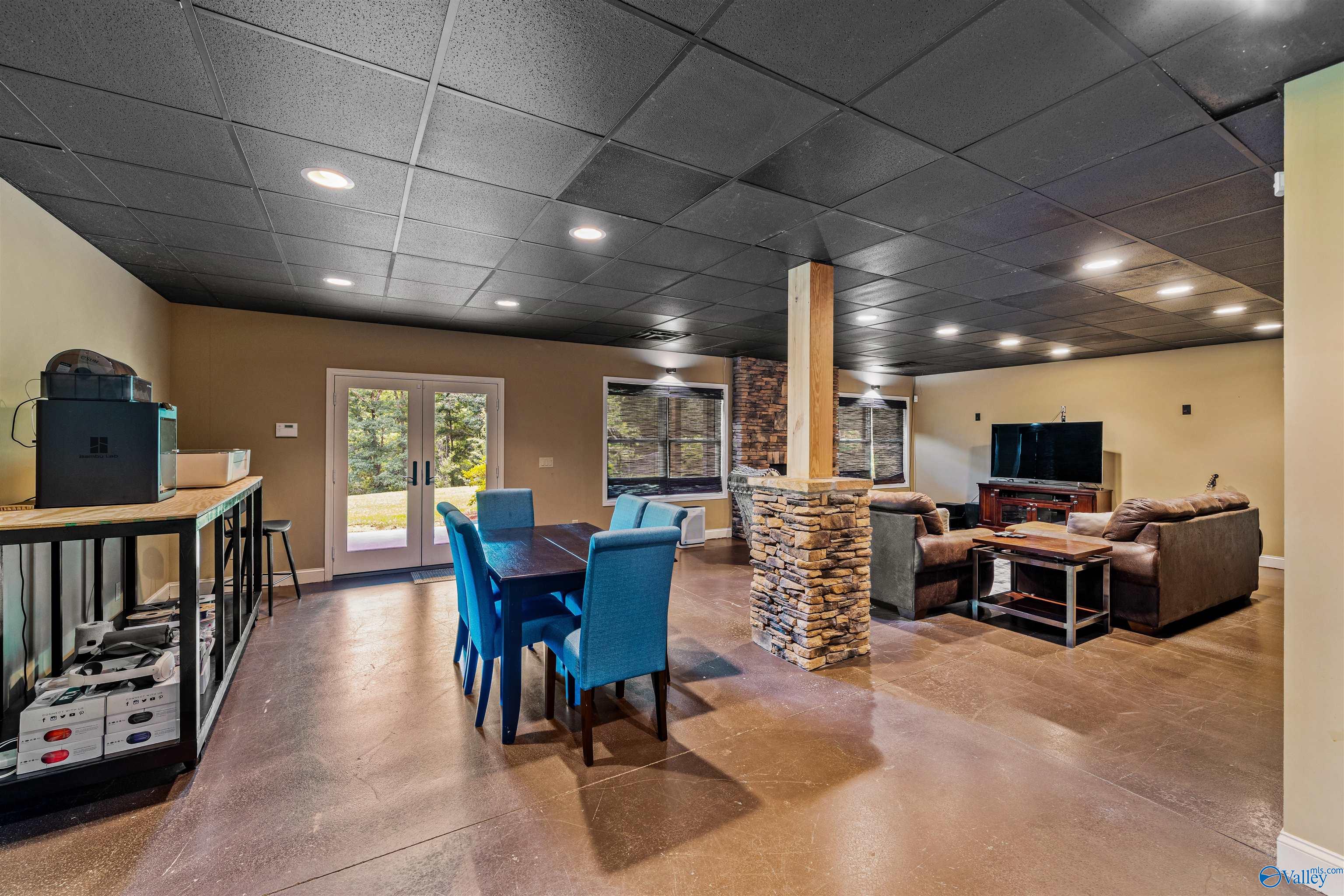 412 County Road 1027