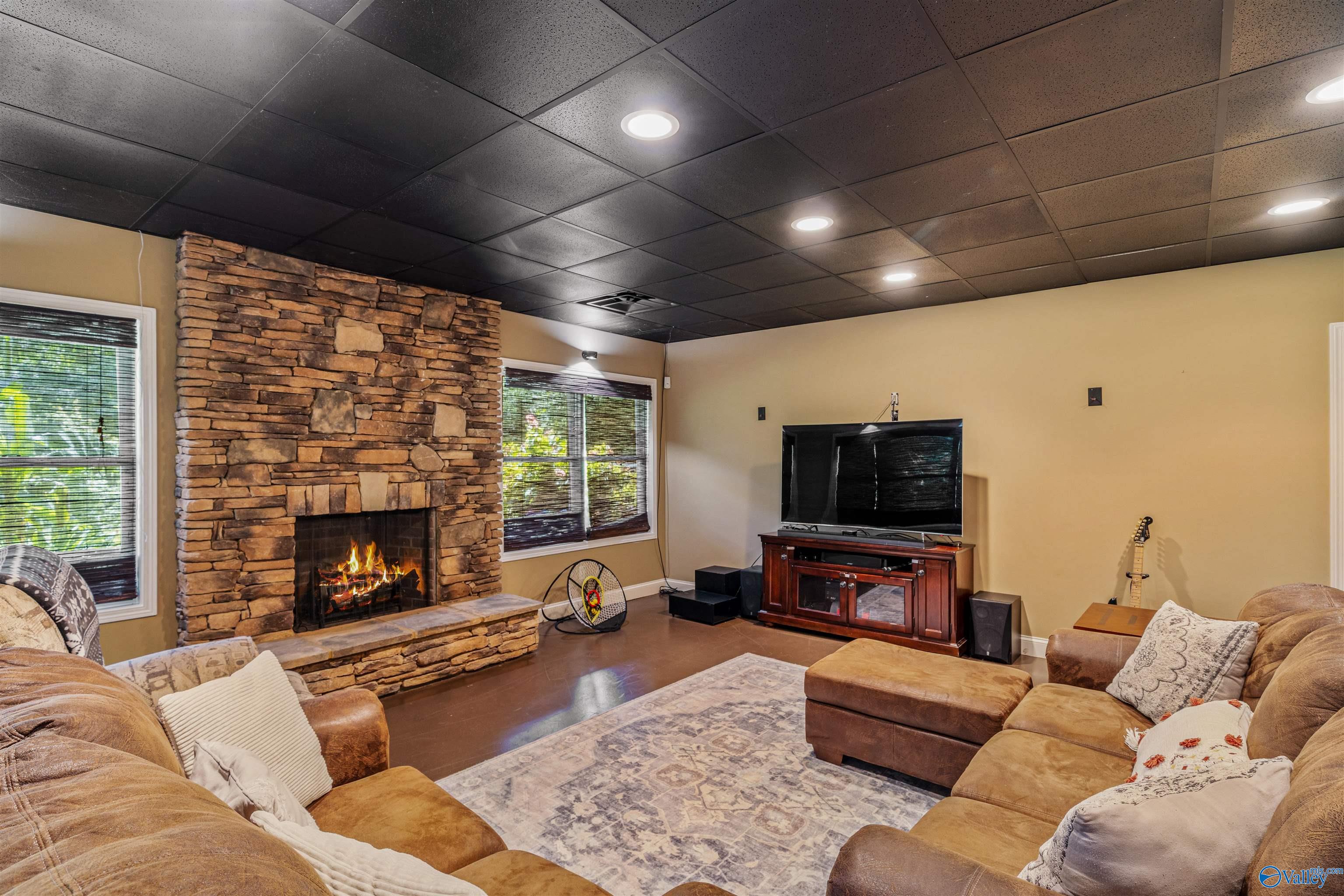 412 County Road 1027