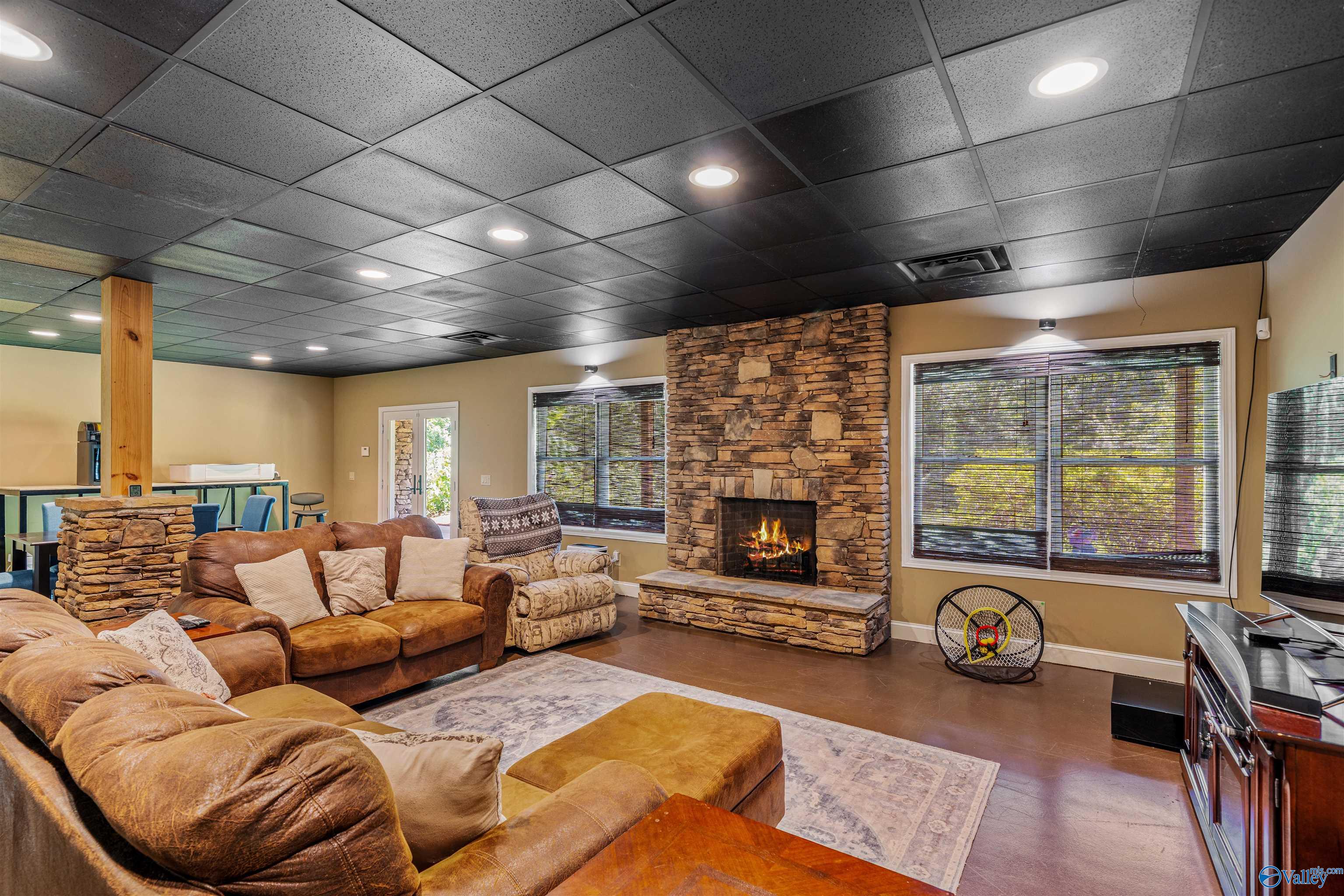 412 County Road 1027