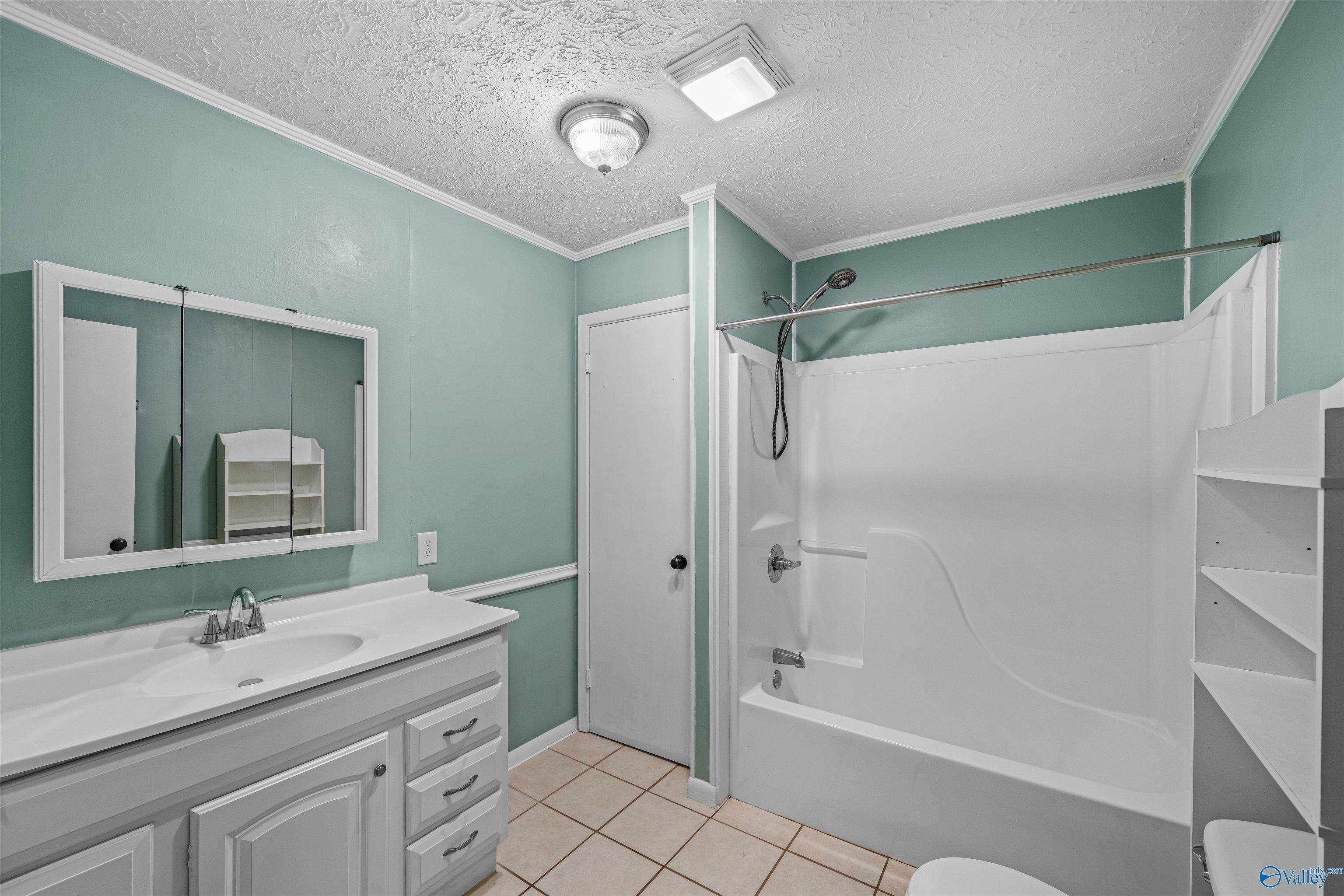 3612 Desoto Parkway