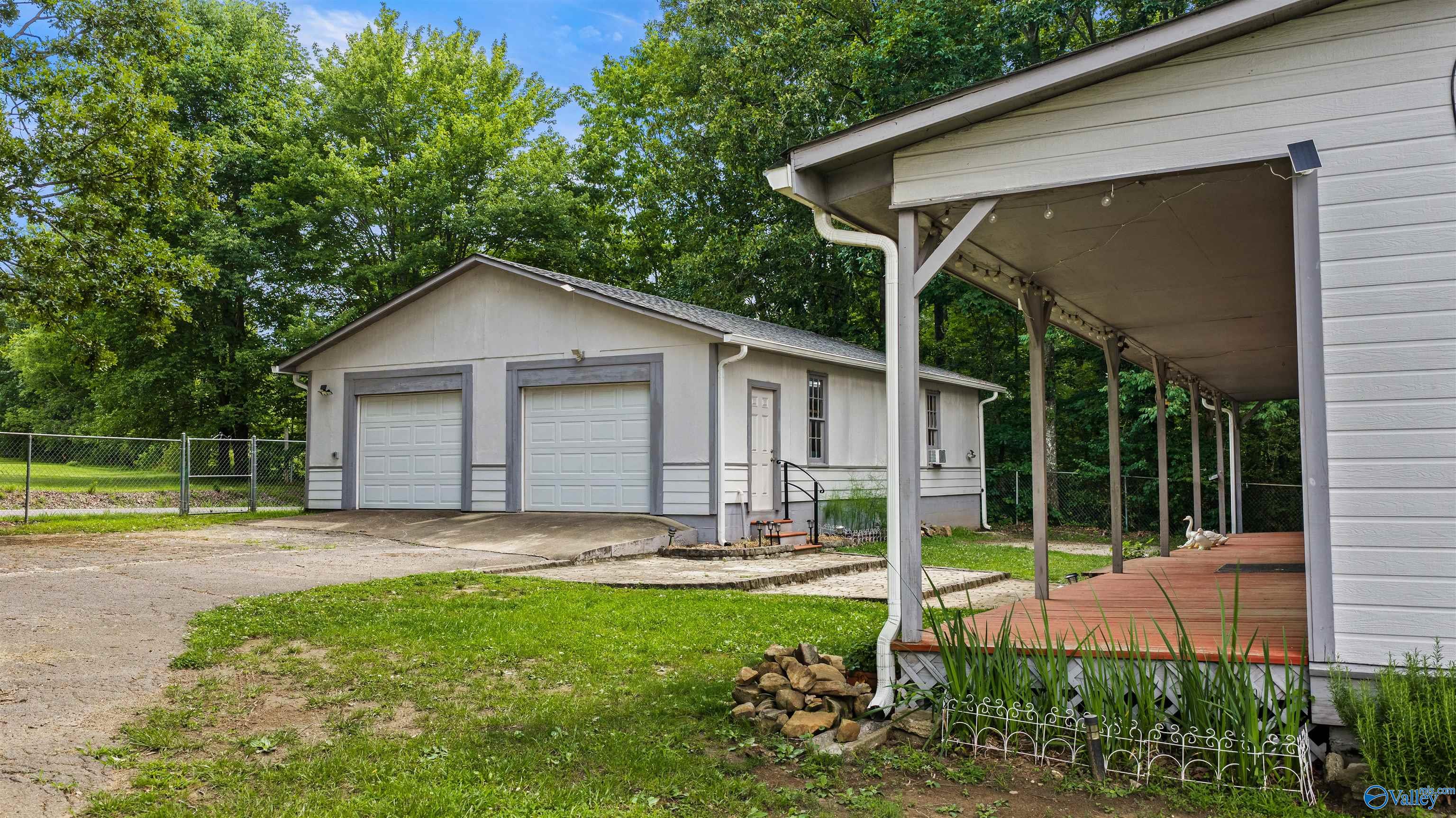 3612 Desoto Parkway