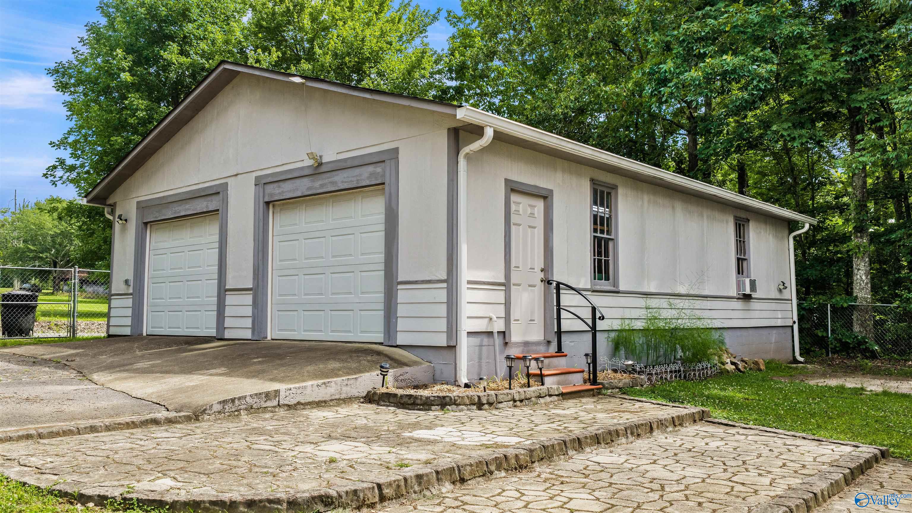 3612 Desoto Parkway