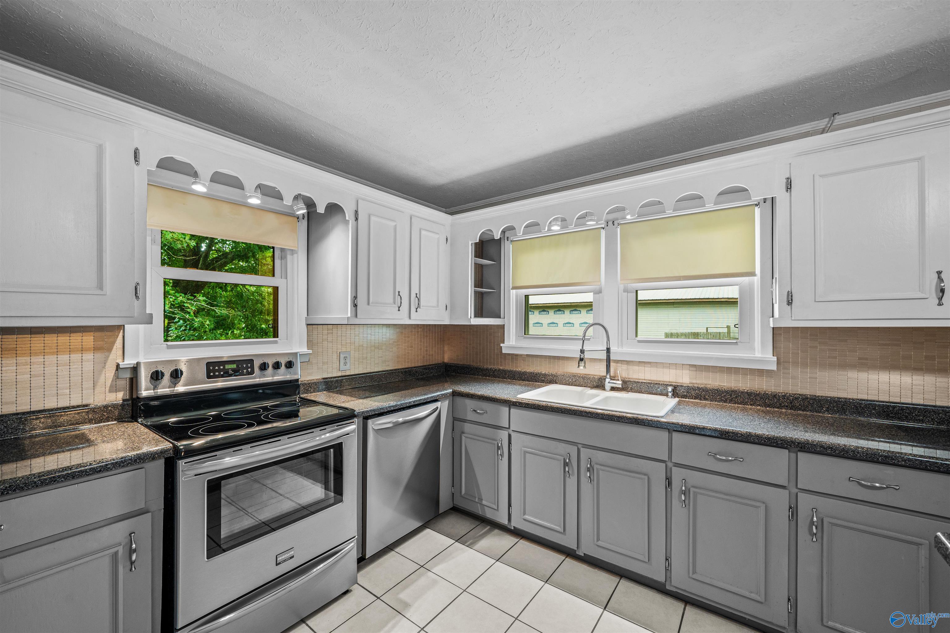 3612 Desoto Parkway