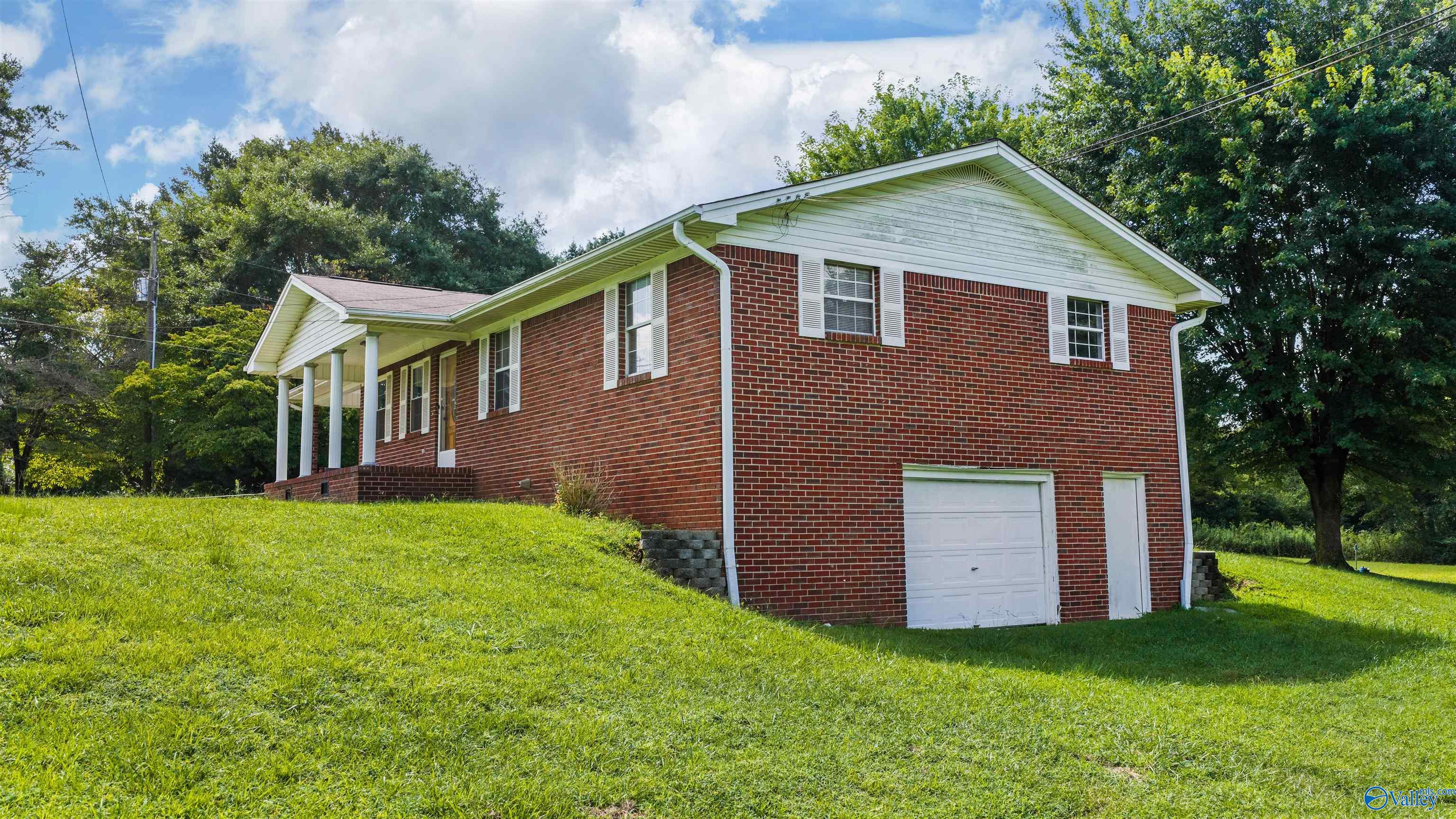 2202 E Main Street