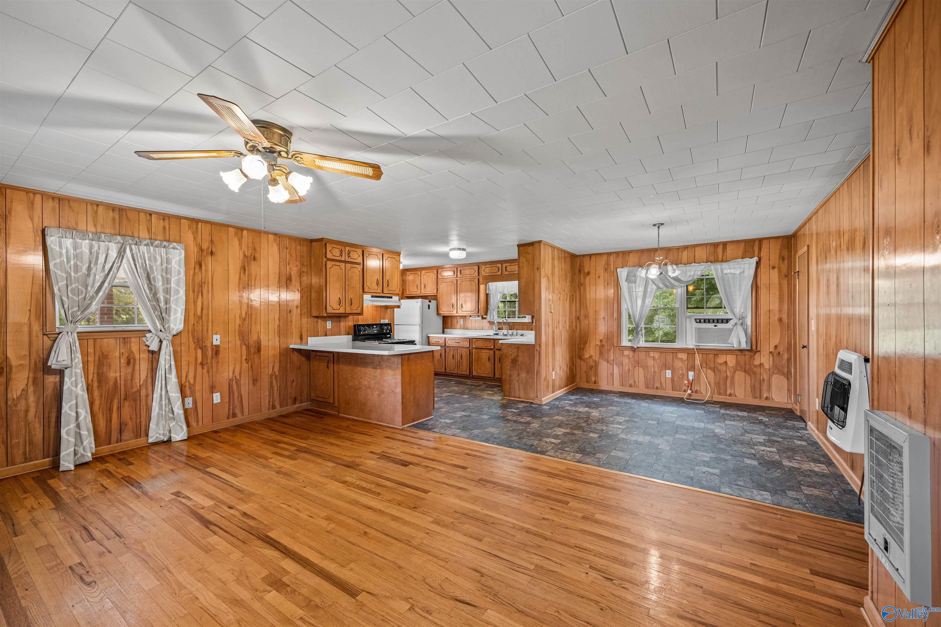 2202 E Main Street