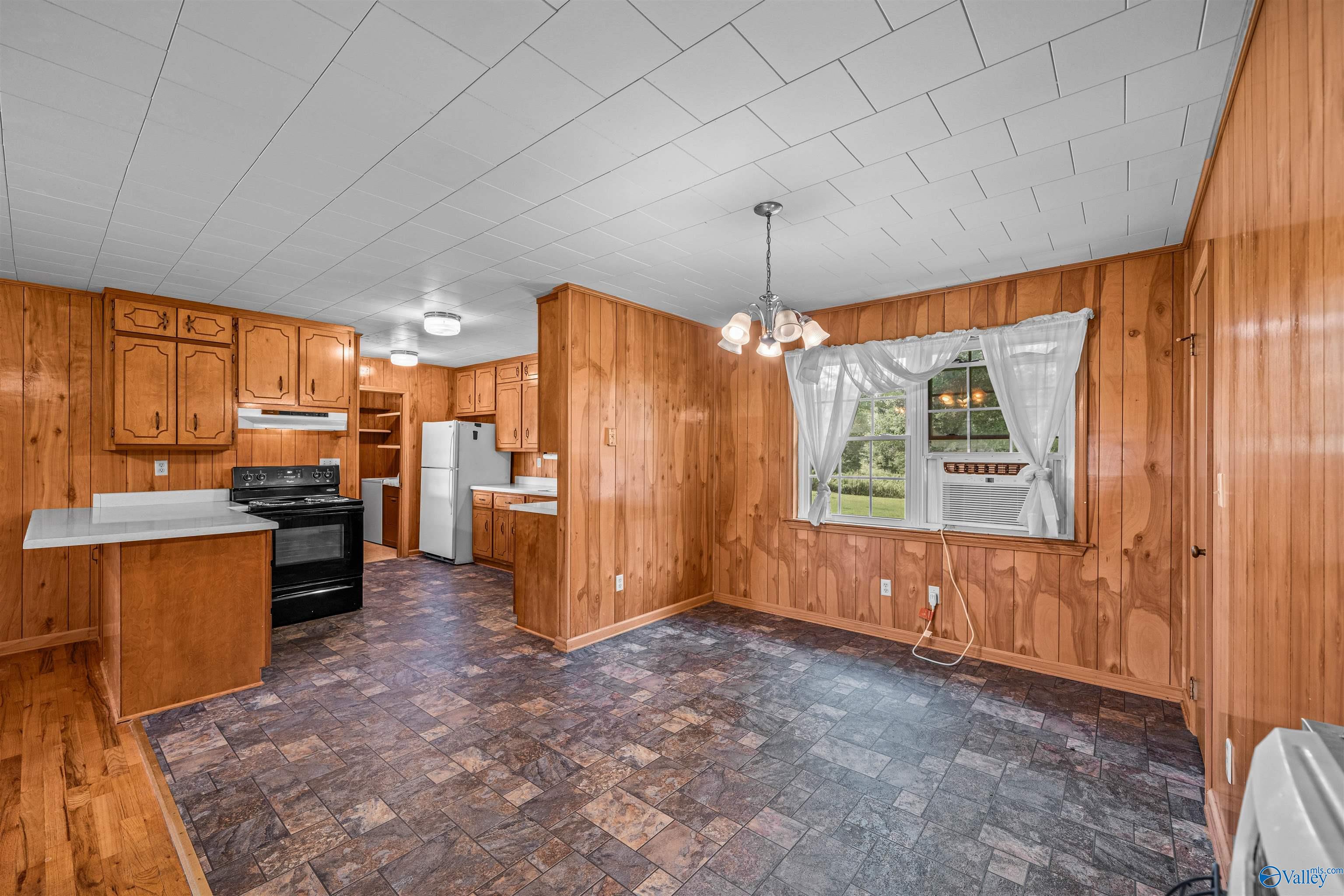 2202 E Main Street