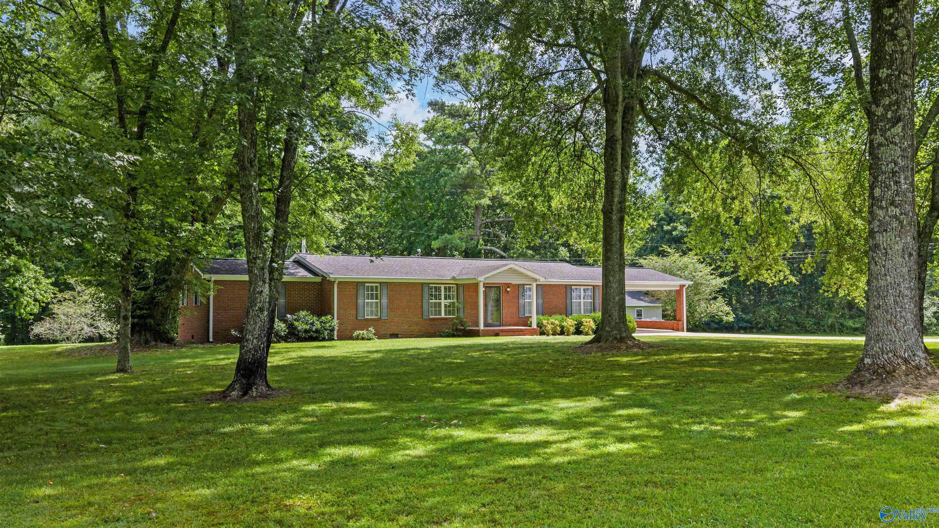 5801 Oakhill Road NE