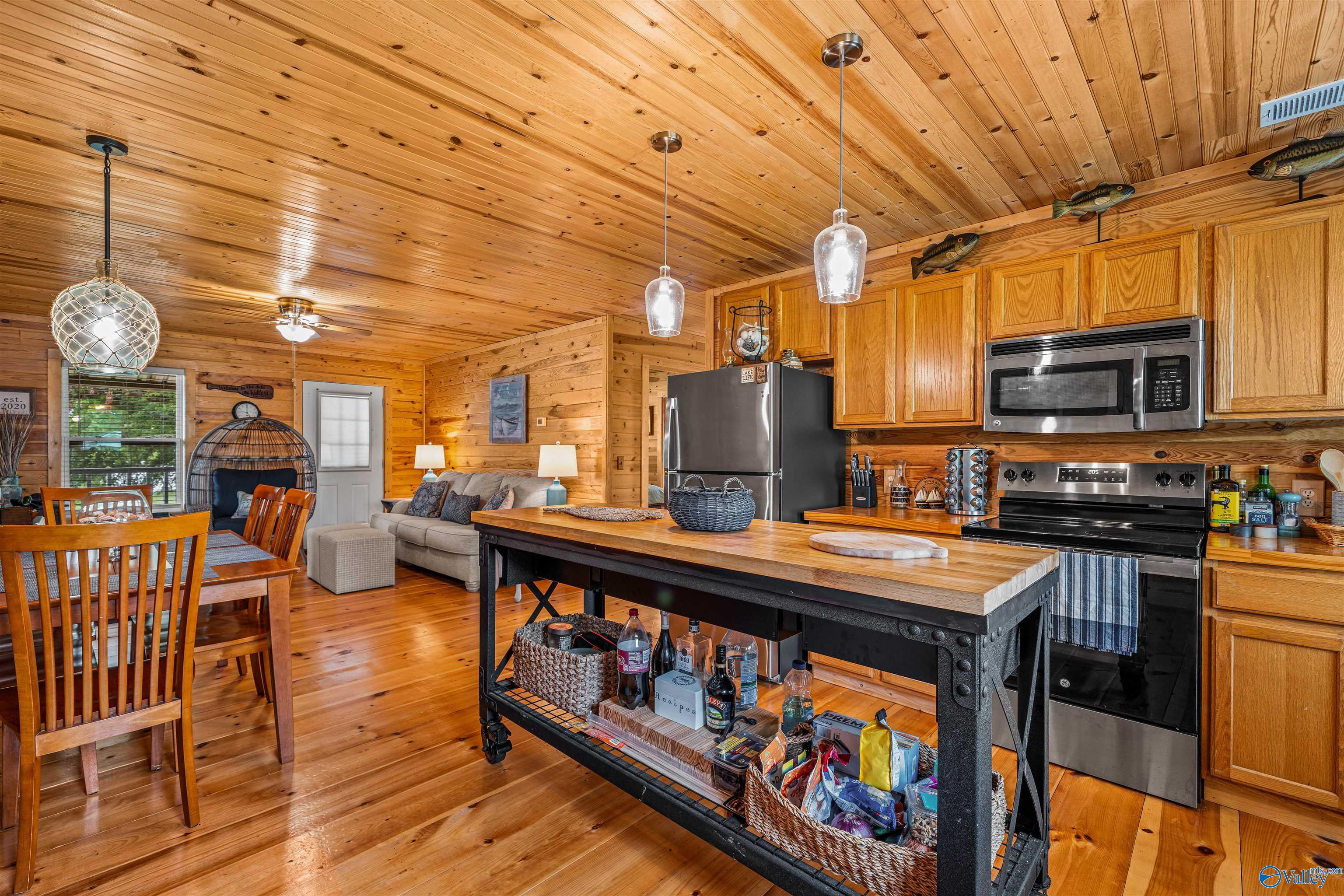 220 County Road 803