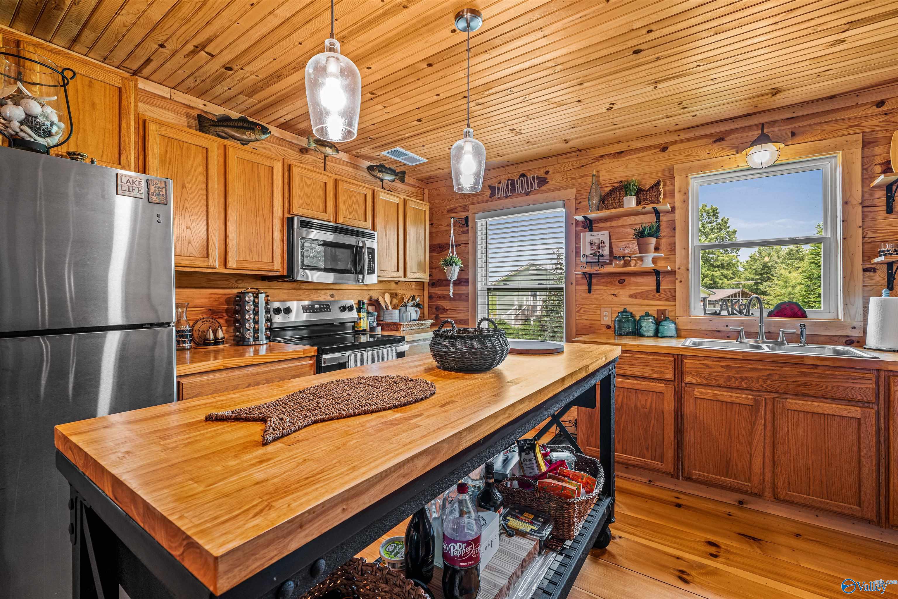 220 County Road 803