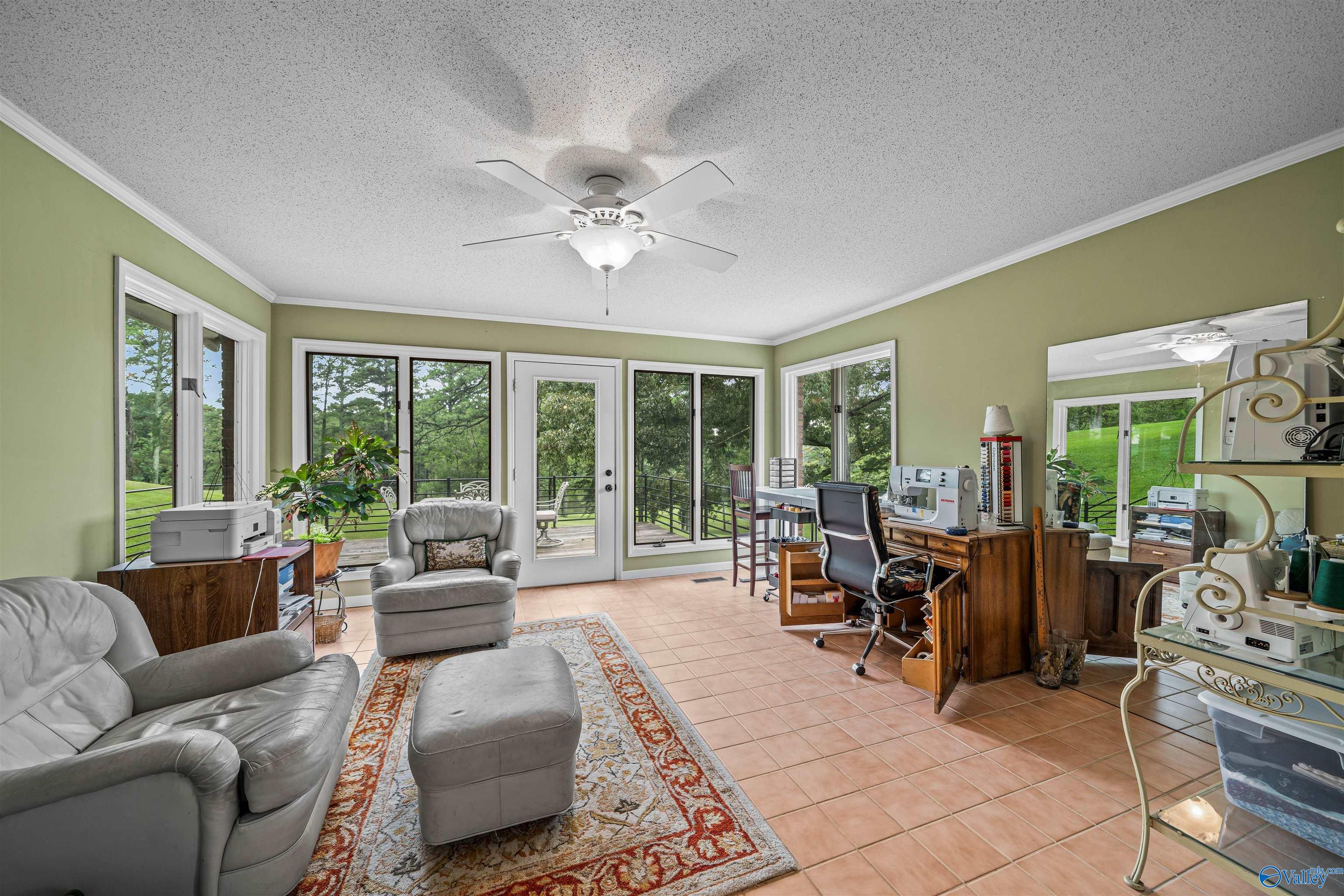 910 Fairway Road NW